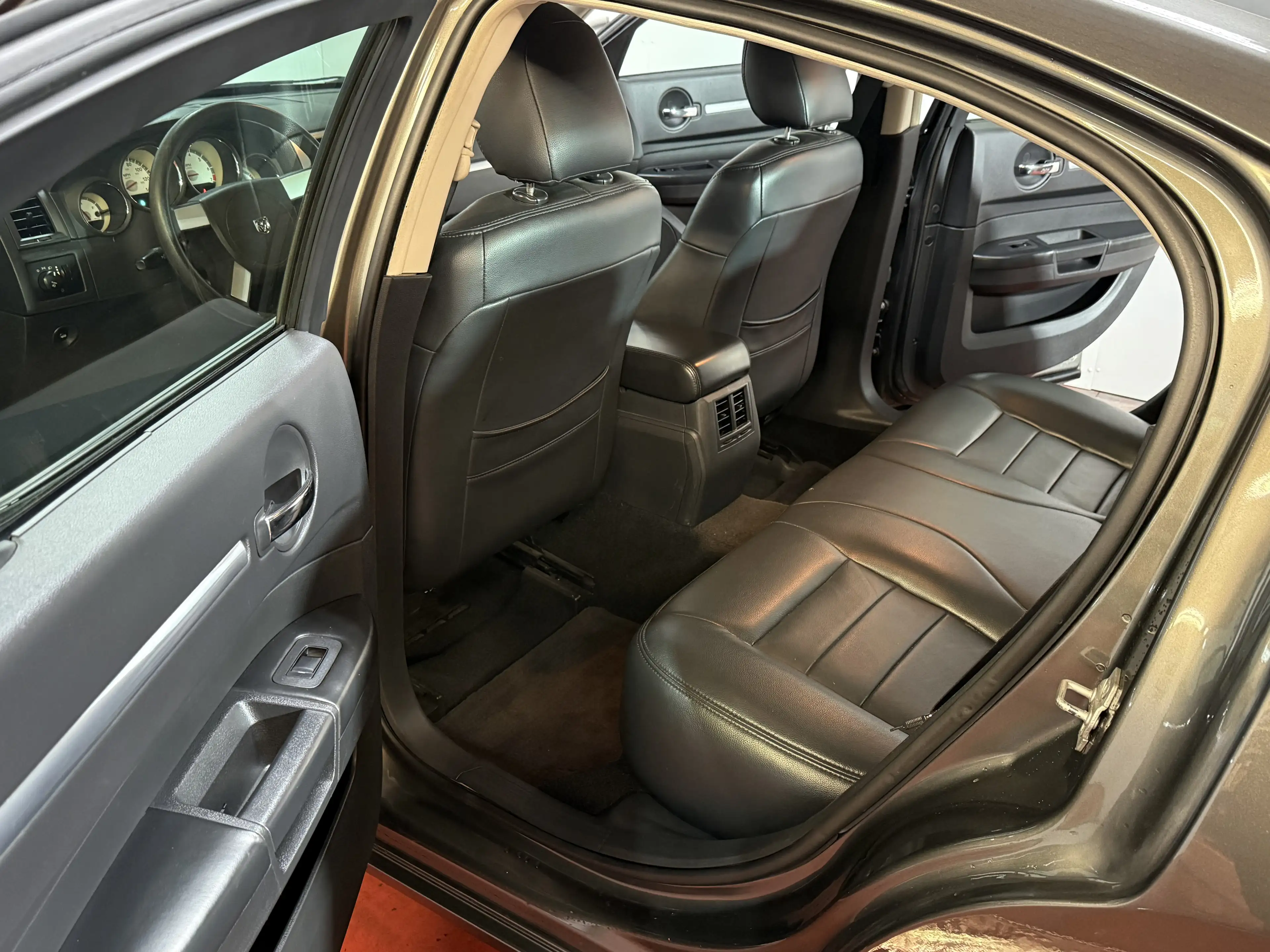 Dodge Charger 3.6i V6 *BOIT-AUTO**CUIR*AIRCO*GARANTIE 12 MOIS** — photo 12