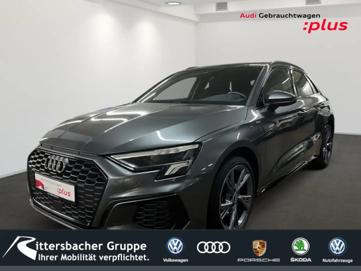 Audi A3 40 TFSI e s-line BusiPaket AHK RFK Grijs - 1