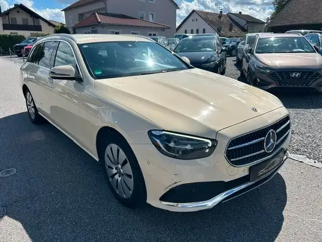 Mercedes-Benz E 200