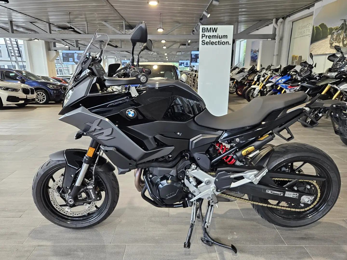 BMW F 900 XR Schwarz - 2