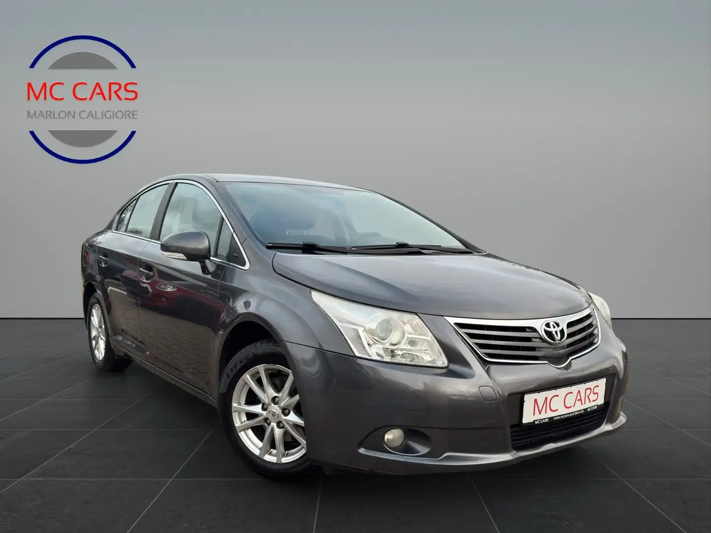 Toyota Avensis Edition Grau - 1