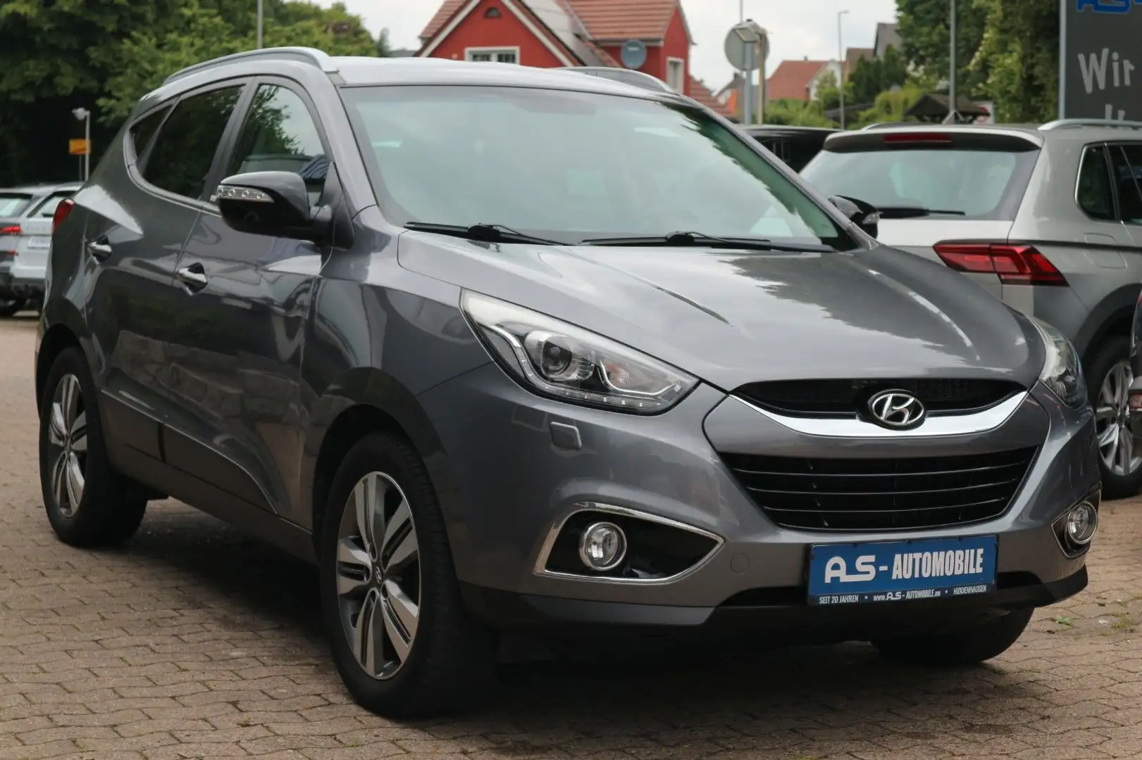 Hyundai iX35 2.0 CRDi Style 4WD  *1.HD/AUTO/NAVI/TEMPO* Grau - 1