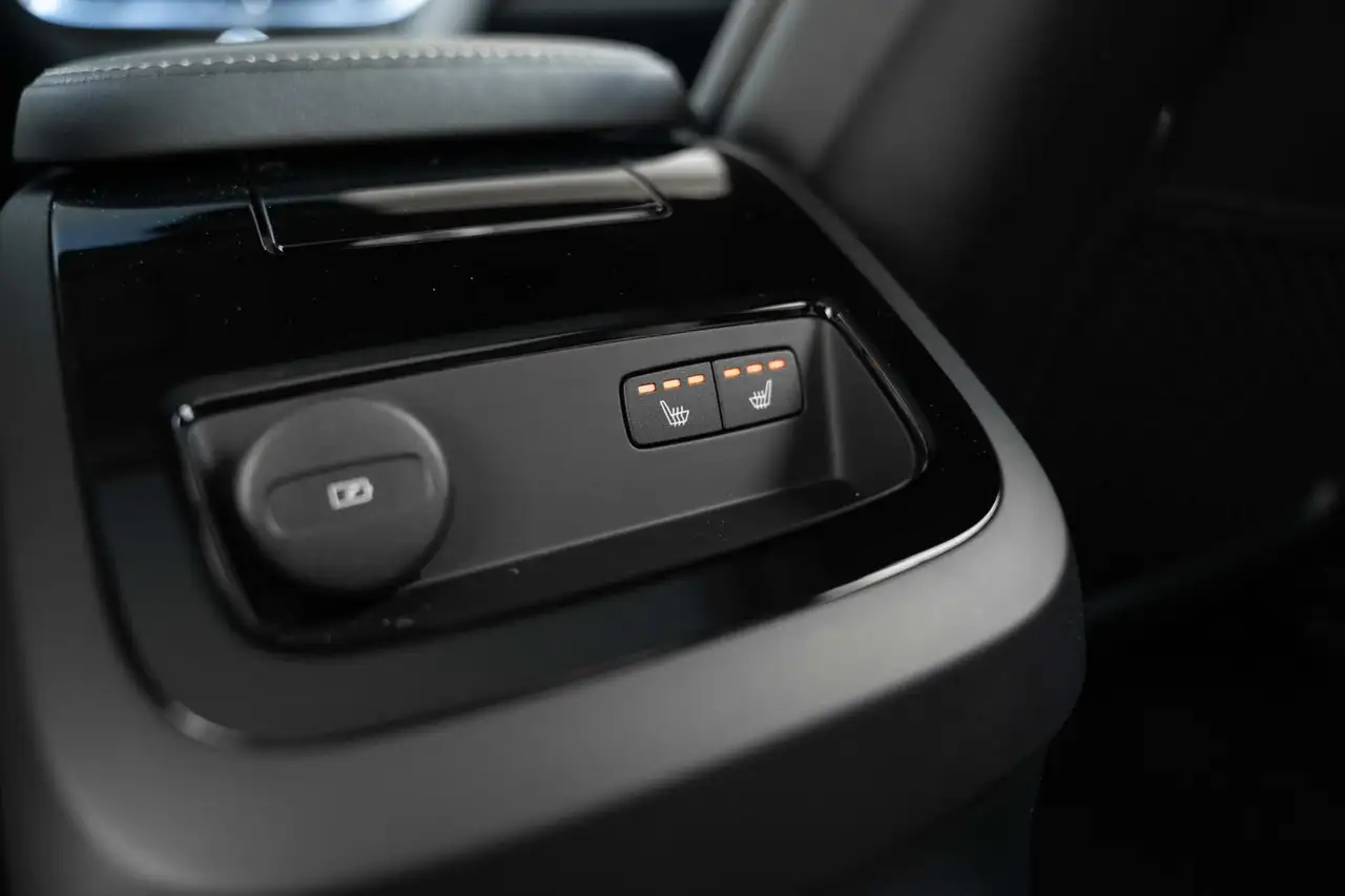 Volvo V60 T8 Ultra Dark B&W 360c Pano HUD Massage ACC 19'', миниатюра 29