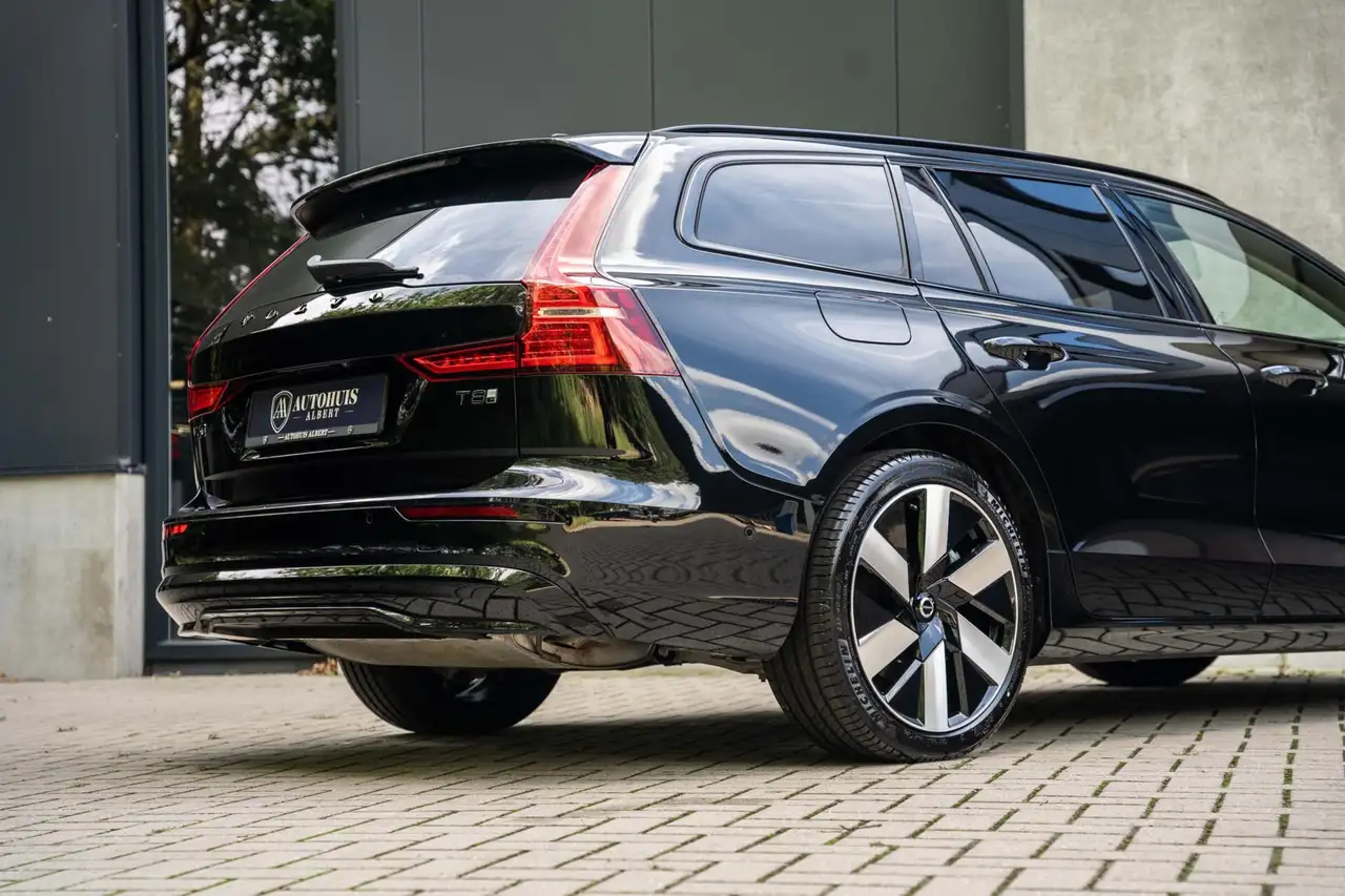 Volvo V60 T8 Ultra Dark B&W 360c Pano HUD Massage ACC 19'', миниатюра 15