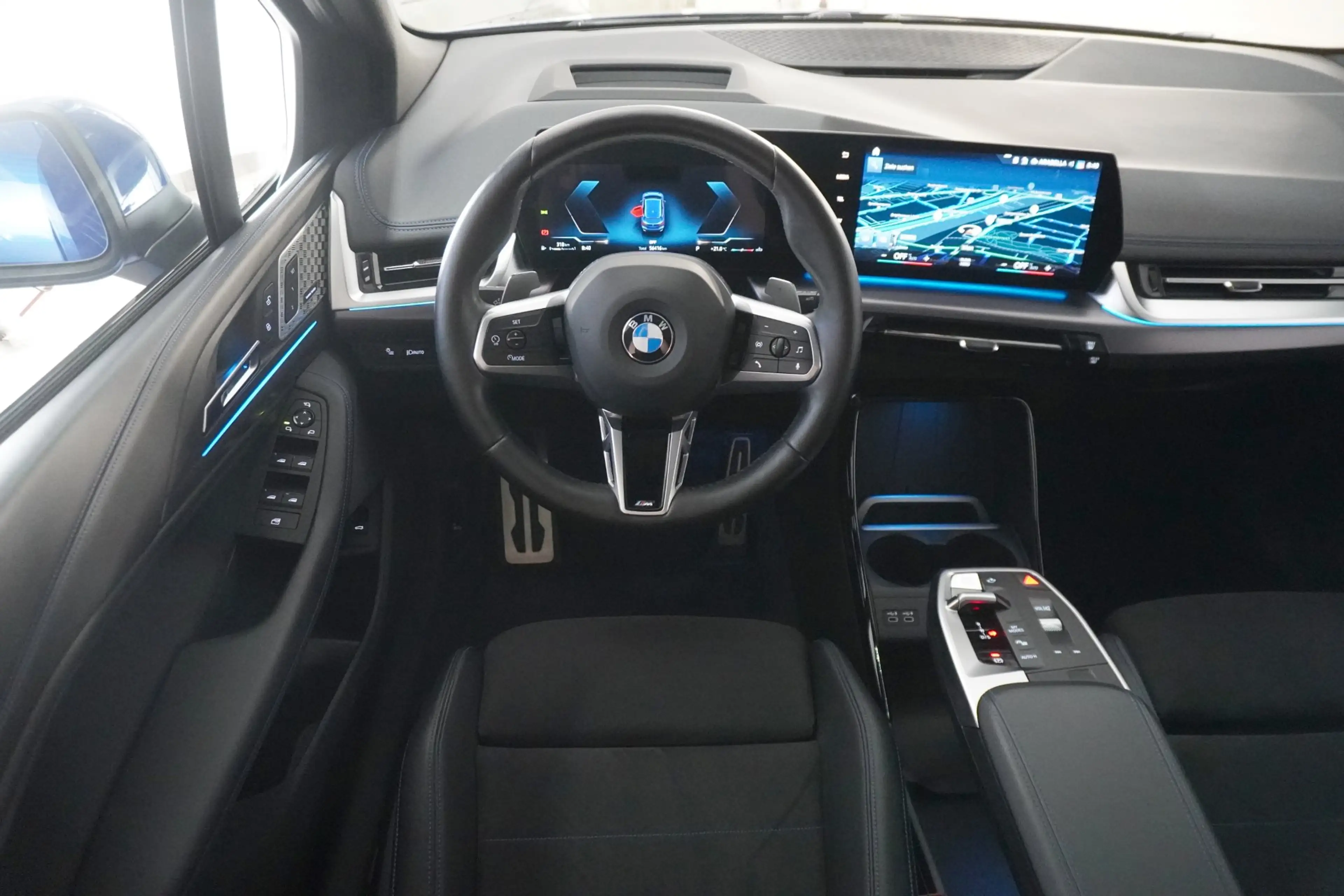 BMW 223 i — photo 11