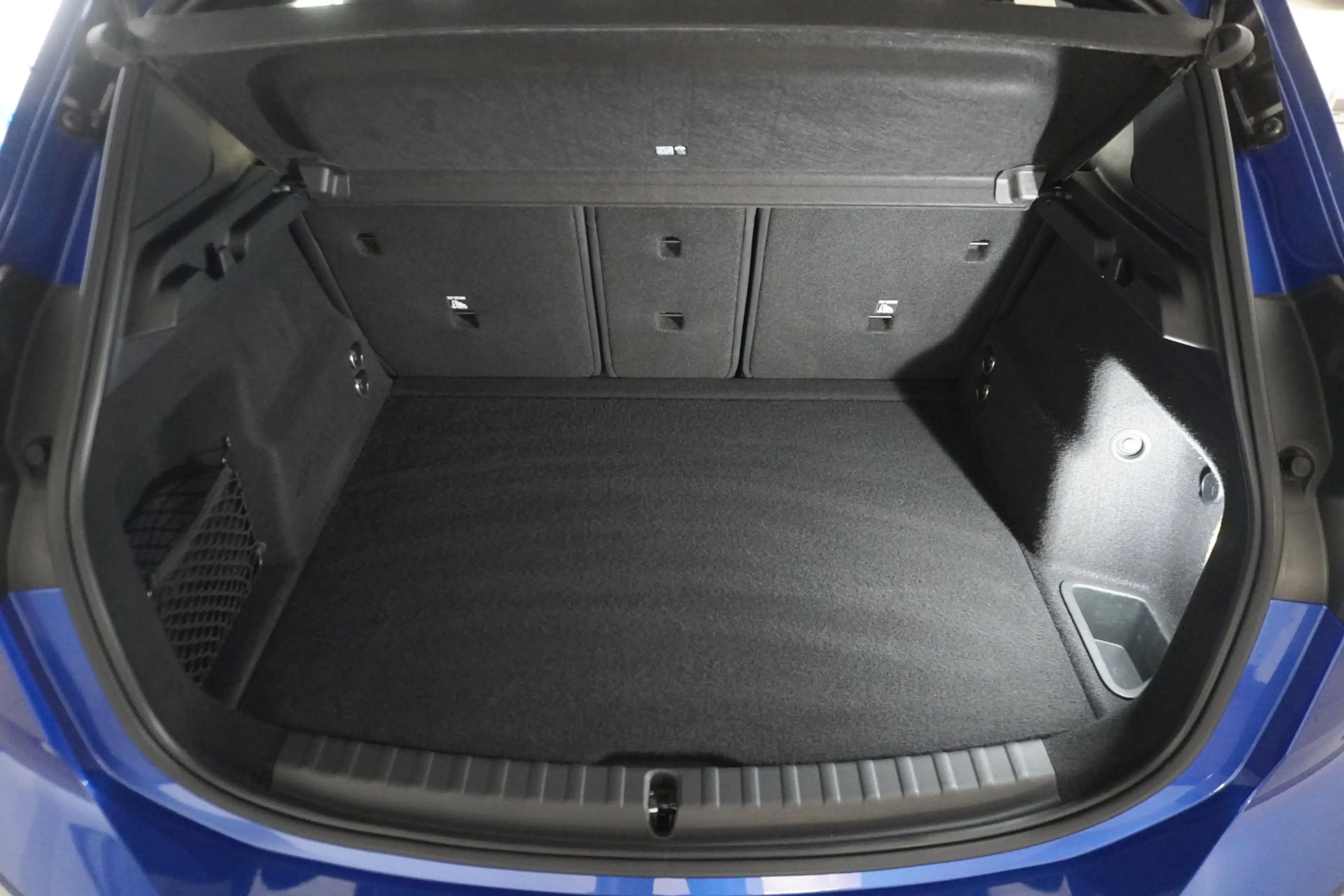 BMW 223 i — photo 4