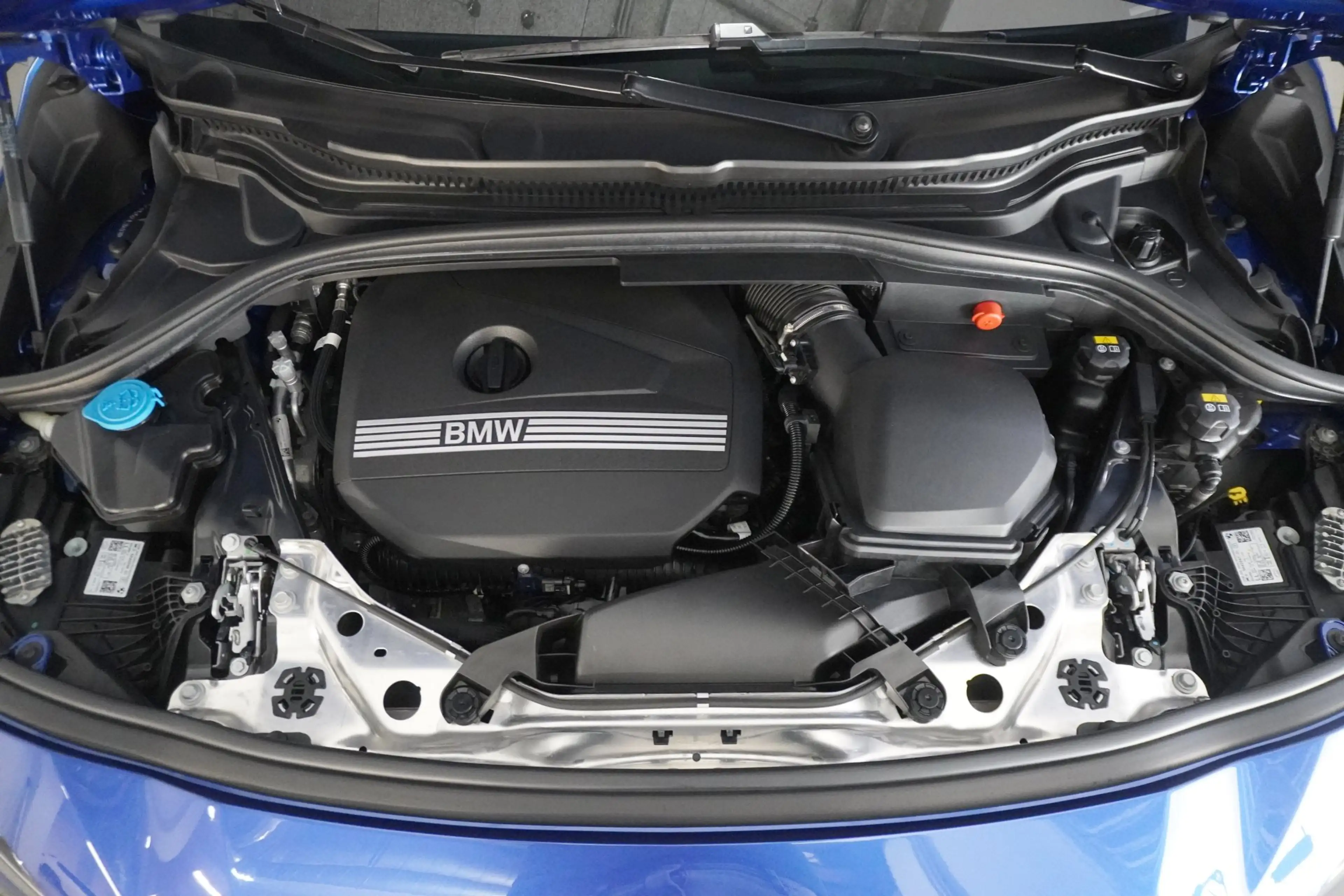 BMW 223 i — photo 3