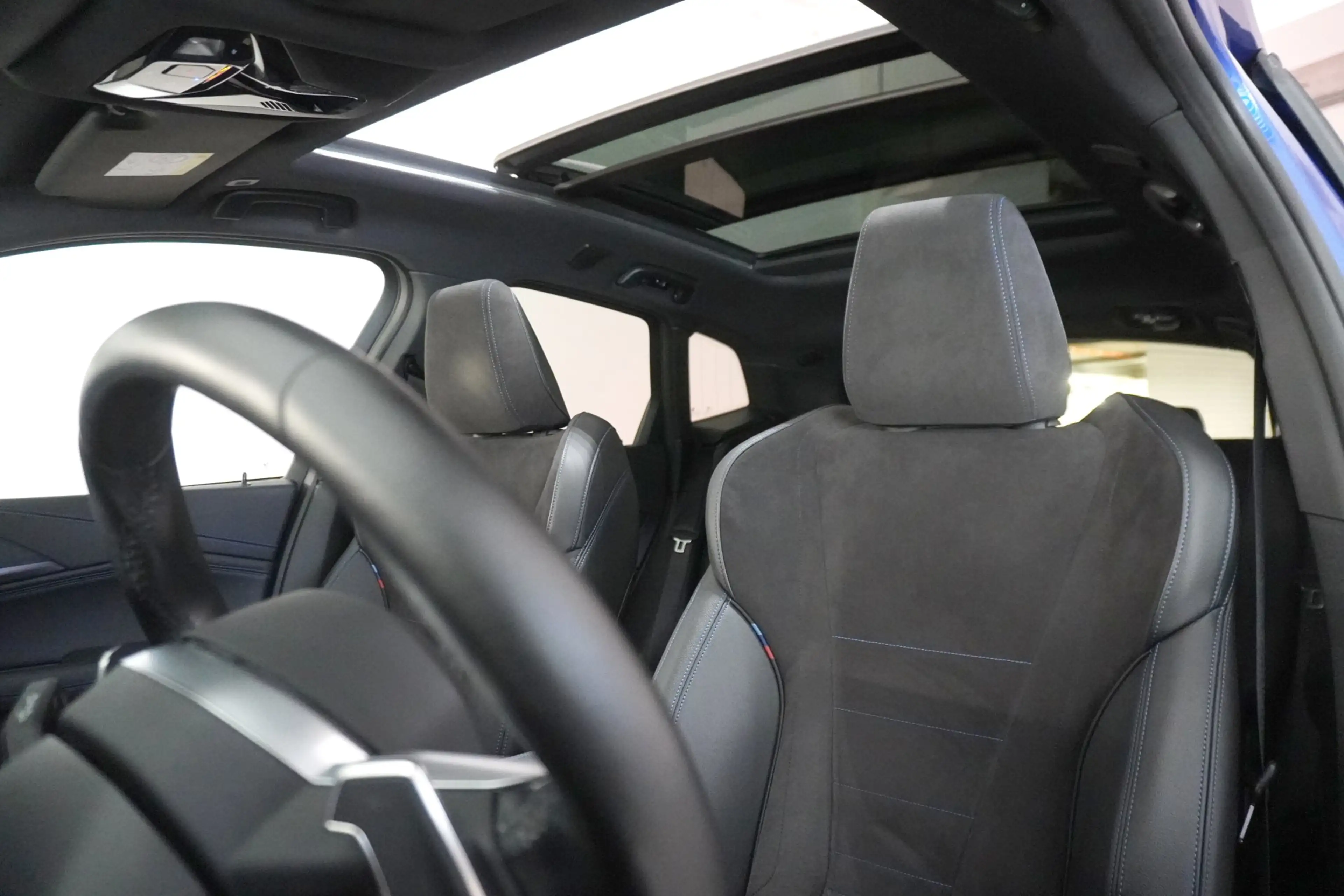 BMW 223 i — photo 8