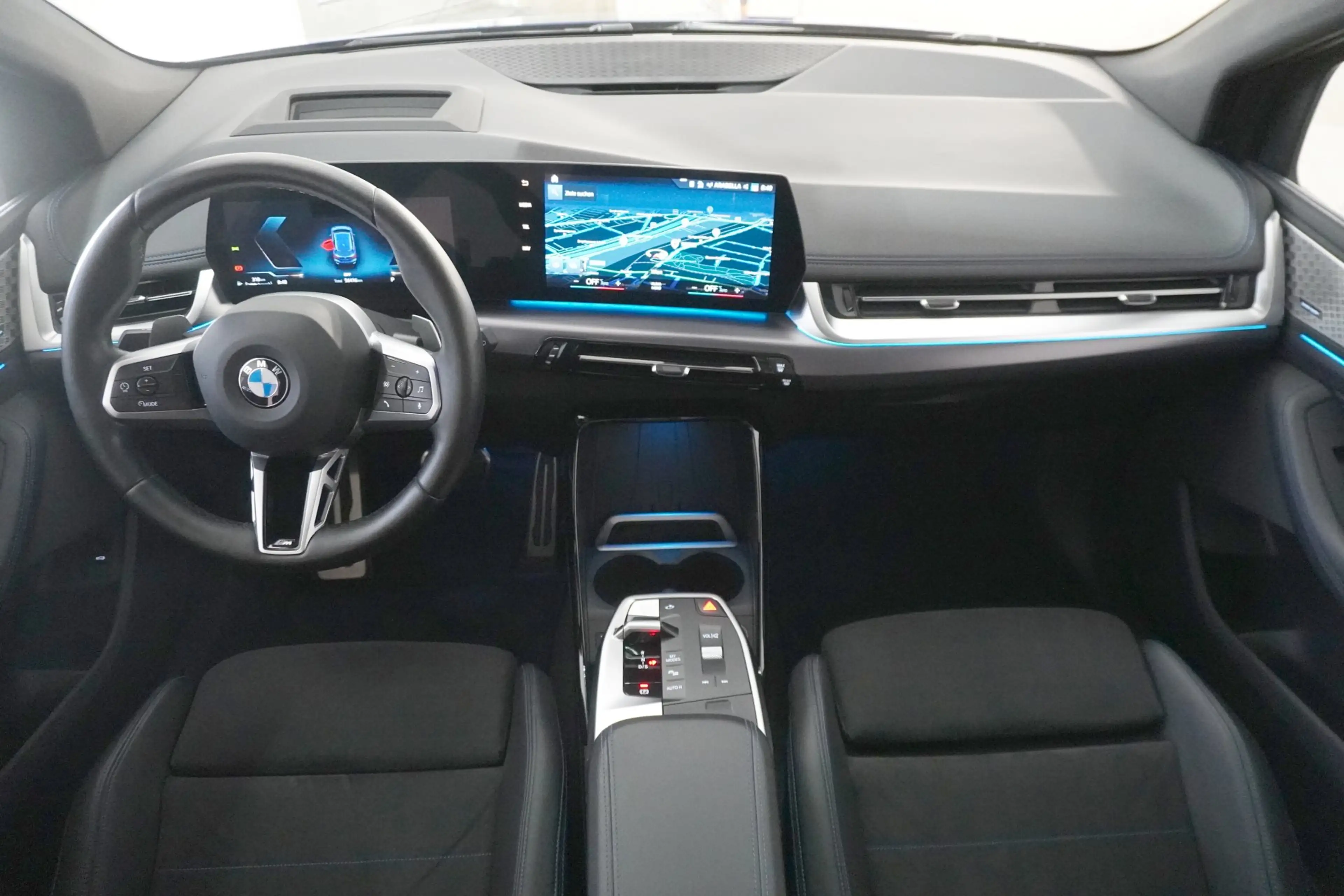 BMW 223 i — photo 12