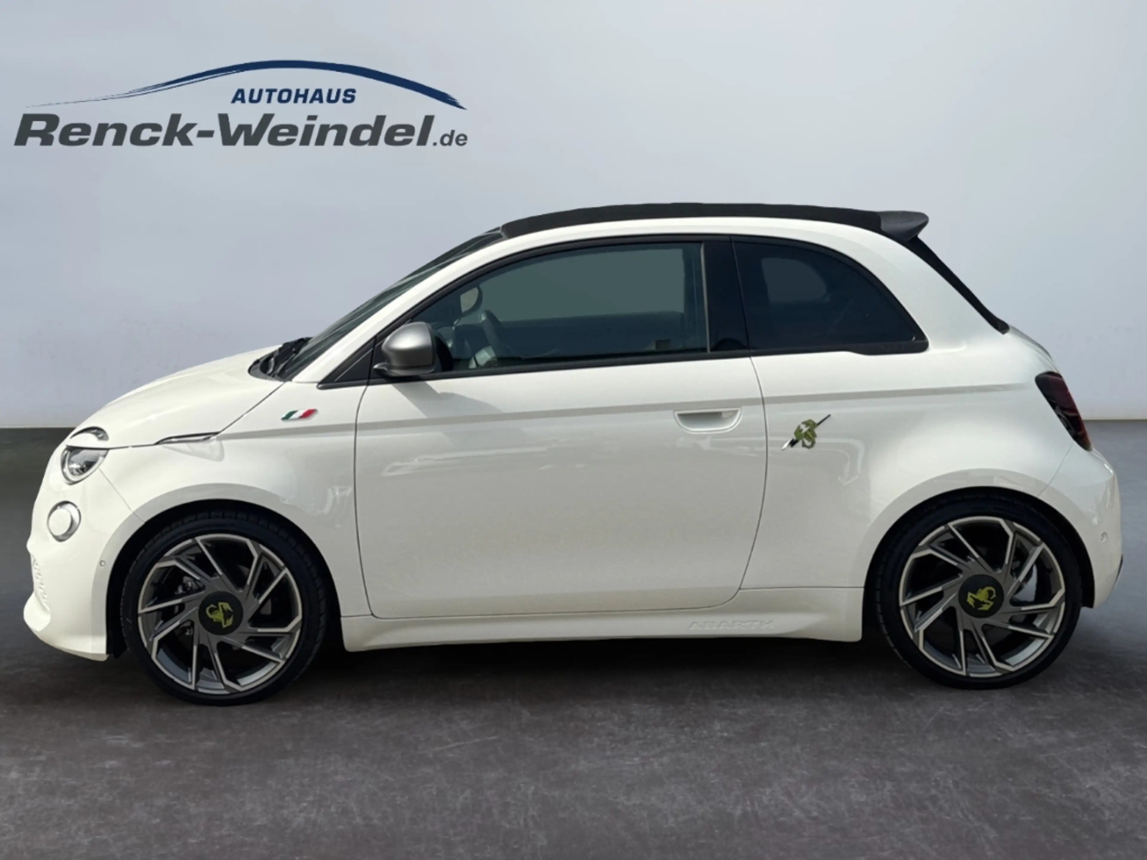 Abarth 500e Cabrio Basis El. Verdeck Navi Digitales Cockpit LE — photo 2