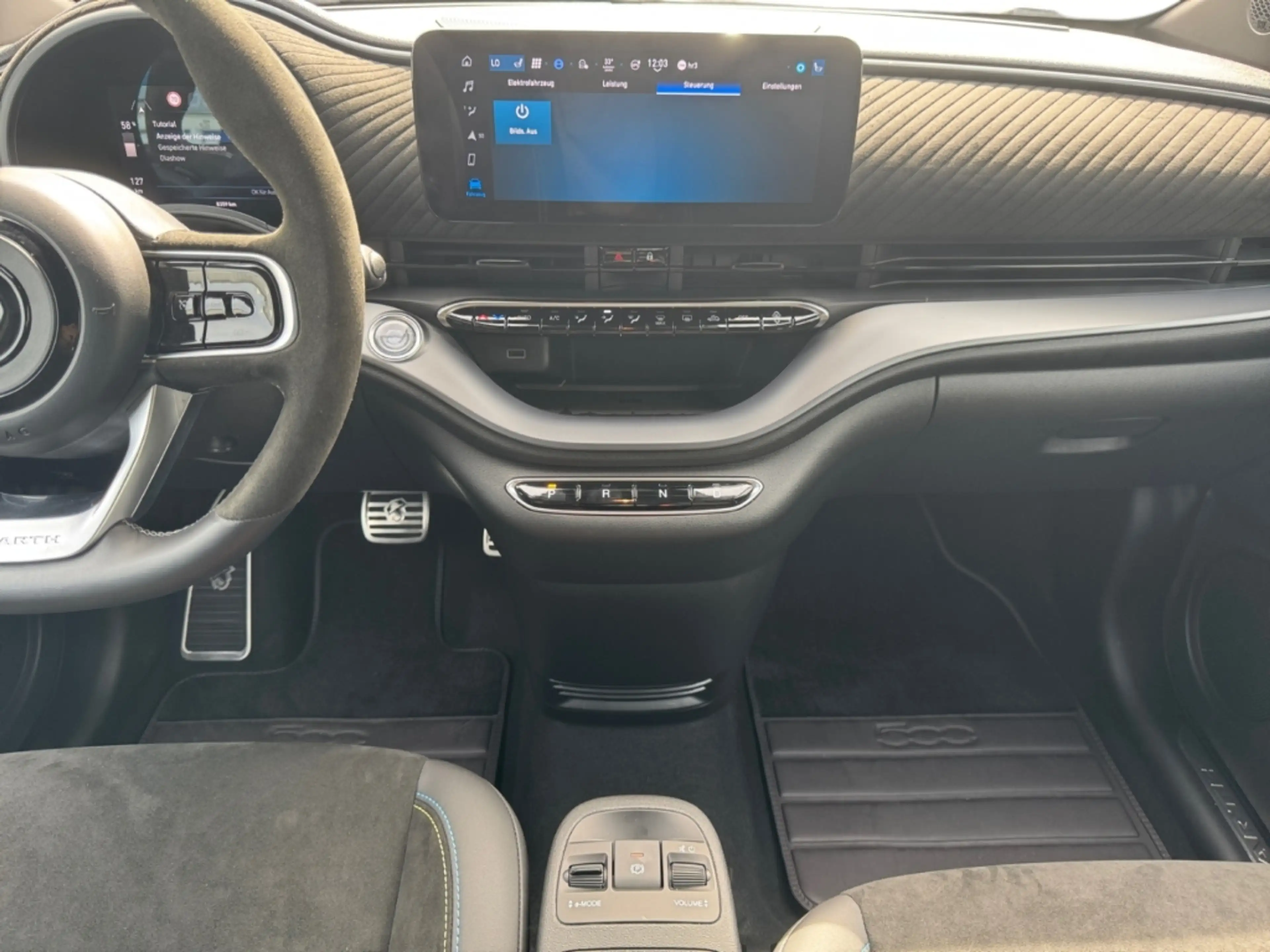 Abarth 500e Cabrio Basis El. Verdeck Navi Digitales Cockpit LE — photo 11
