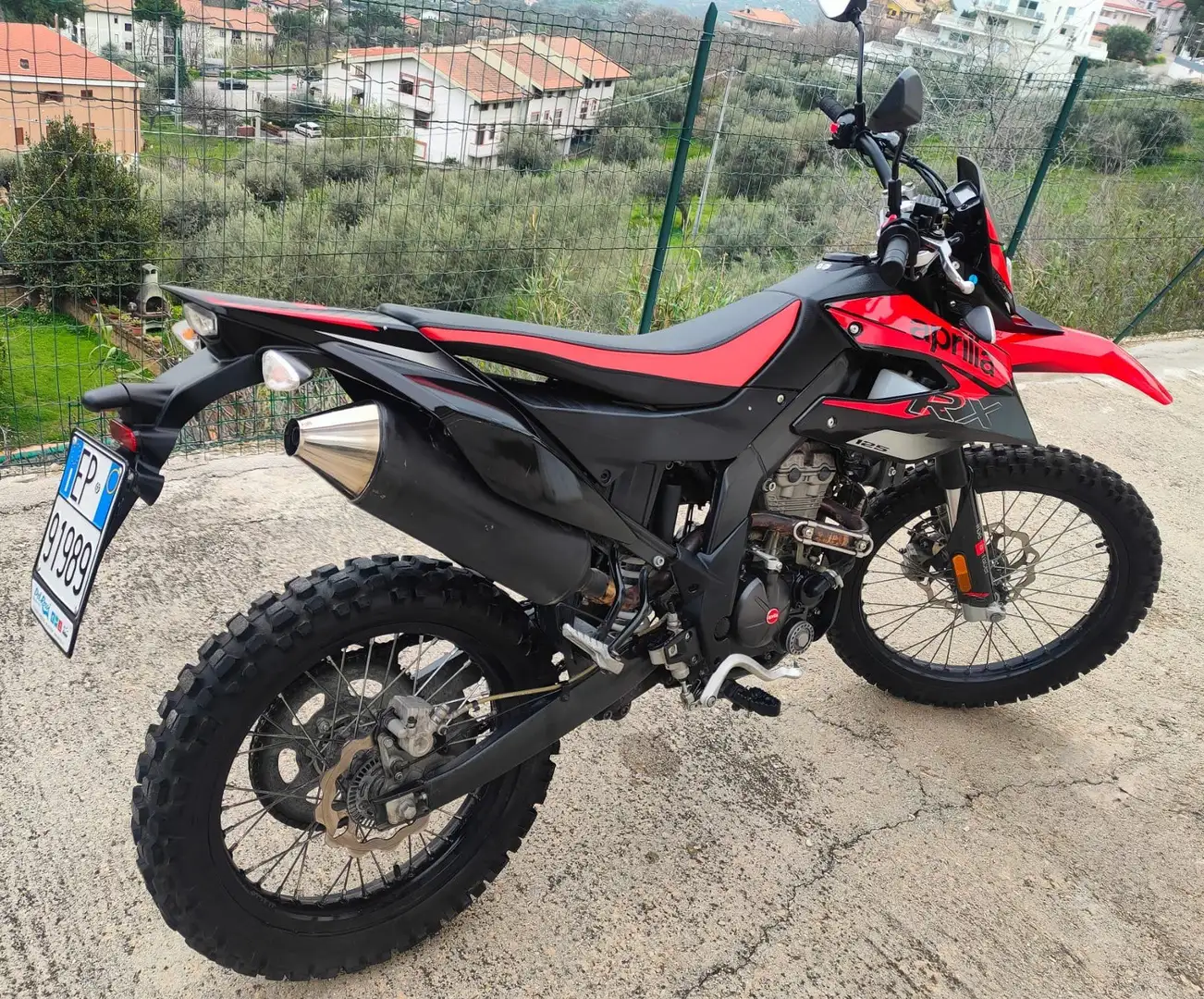 Aprilia RX 125 4 Tempi ABS 11 Kw crna - 2