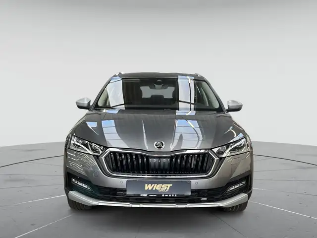 Skoda Octavia view 2