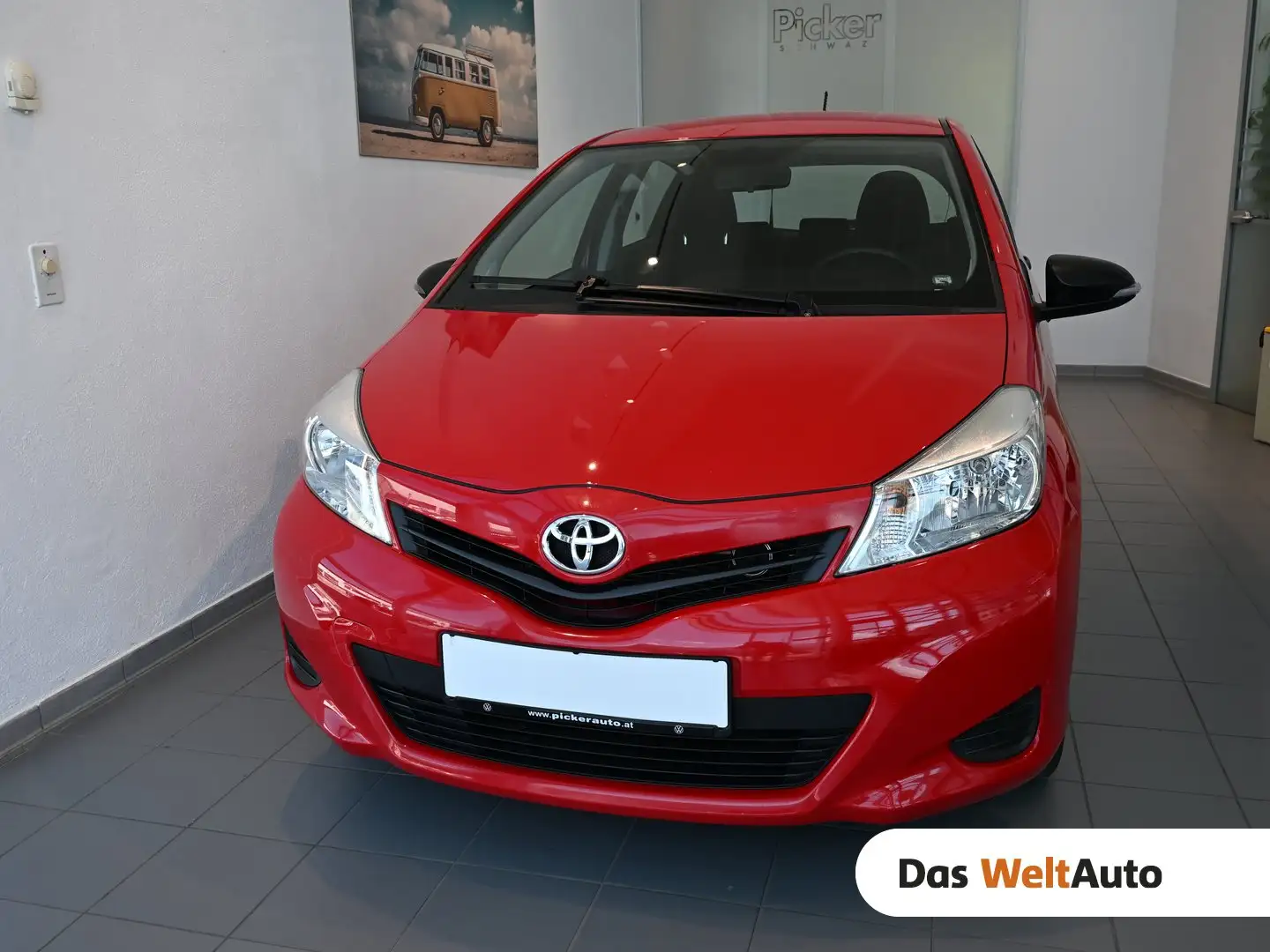 Toyota Yaris 1,0 VVT-i Young Rot - 1