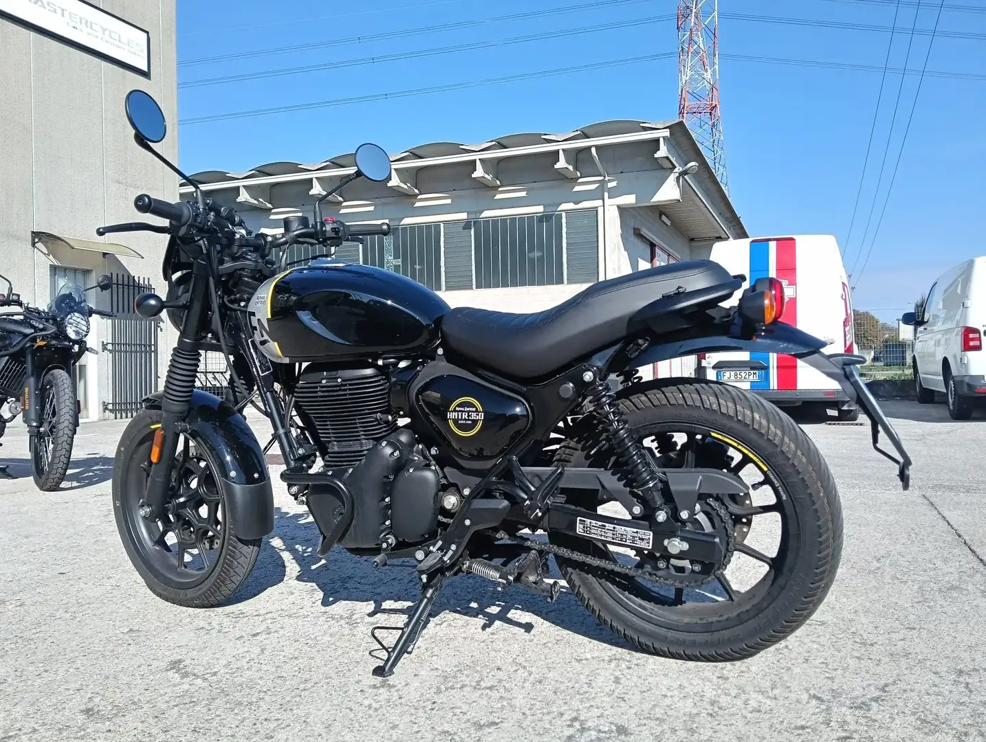 Royal Enfield HNTR350 - 2