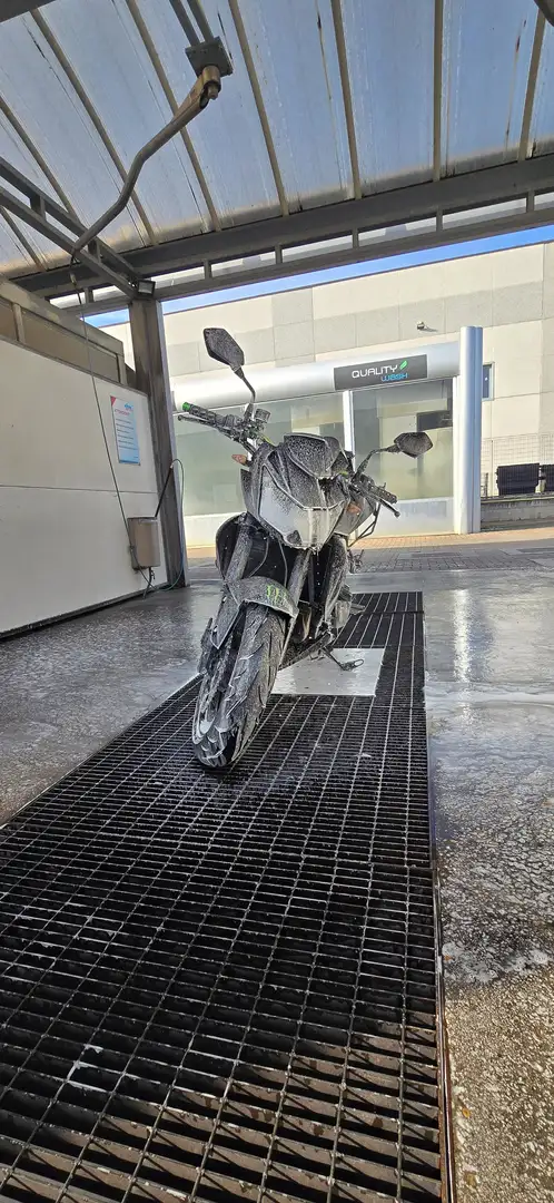 Kawasaki Z 750 Negro - 1