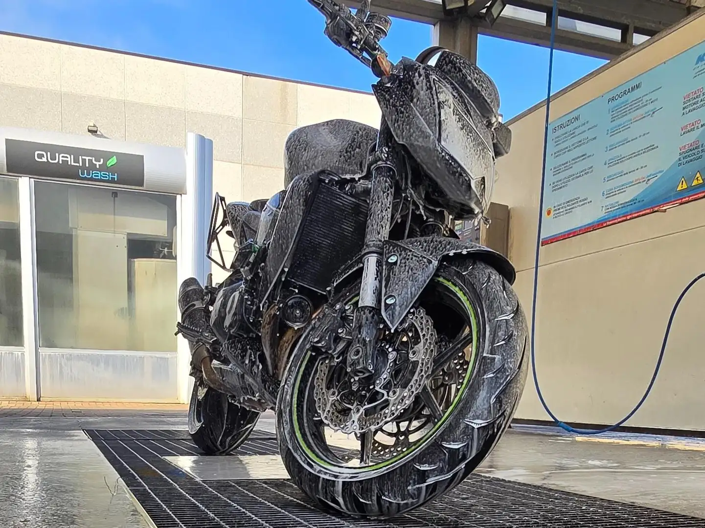 Kawasaki Z 750 Negro - 2