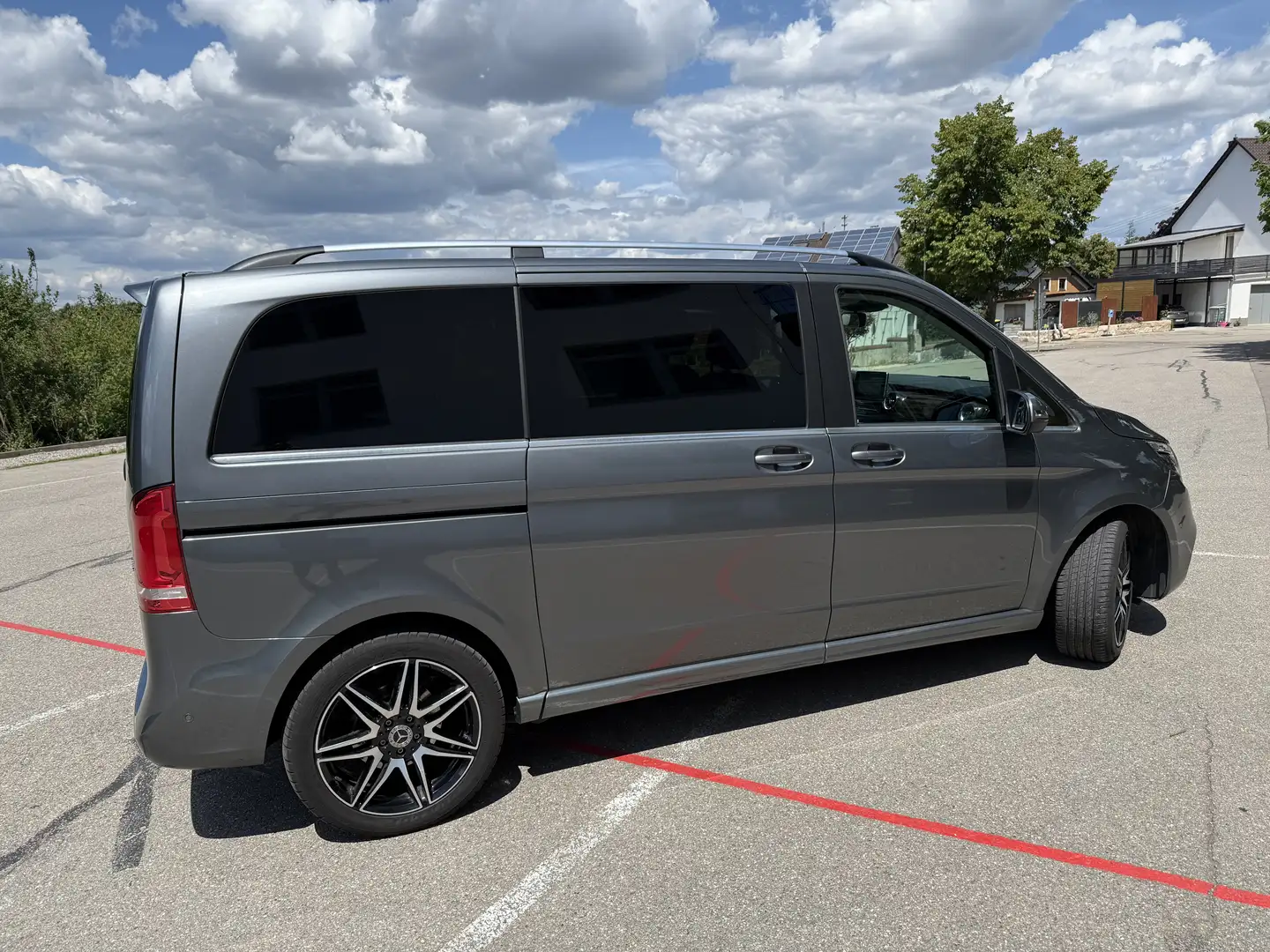 Mercedes-Benz V 300 d kompakt 4Matic 9G-TRONIC Avantgarde Edition 19 Grey - 2