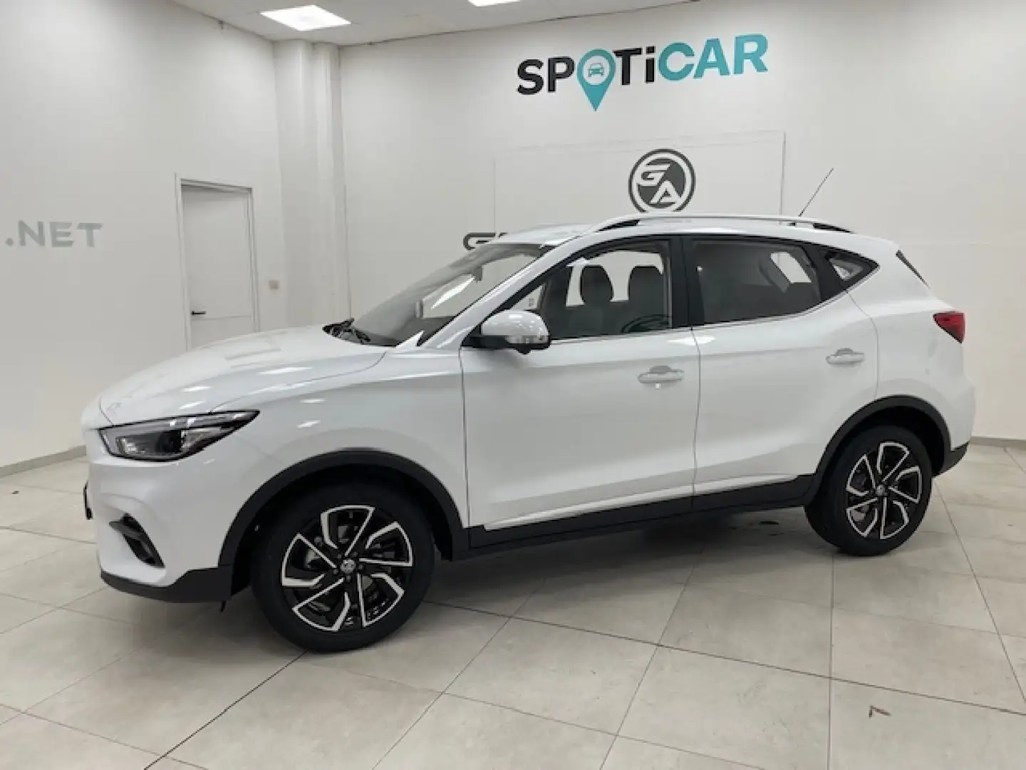 MG ZS CLASSIC 1.5L 5MT LUXURY Blanc - 2