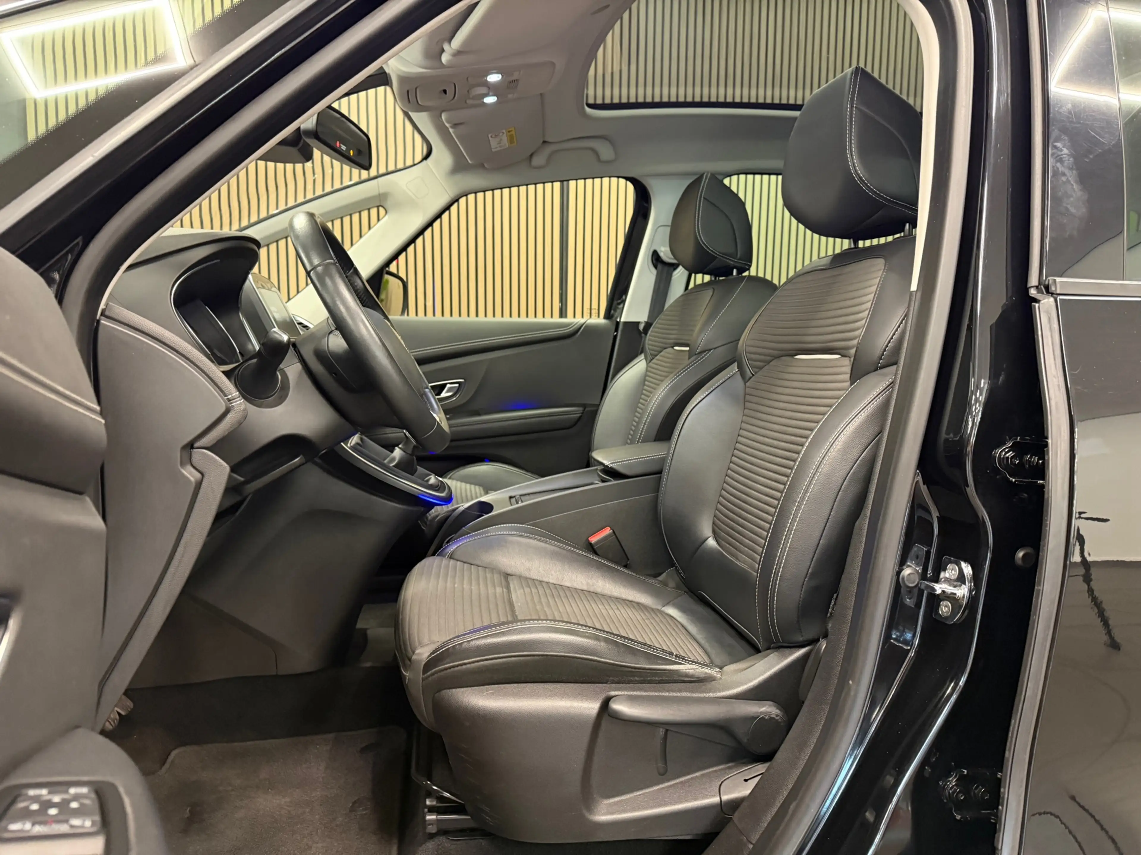 Renault Grand Scenic 1.3 TCe Intens * Panoramadak / Camera / Trekhaak / — photo 11
