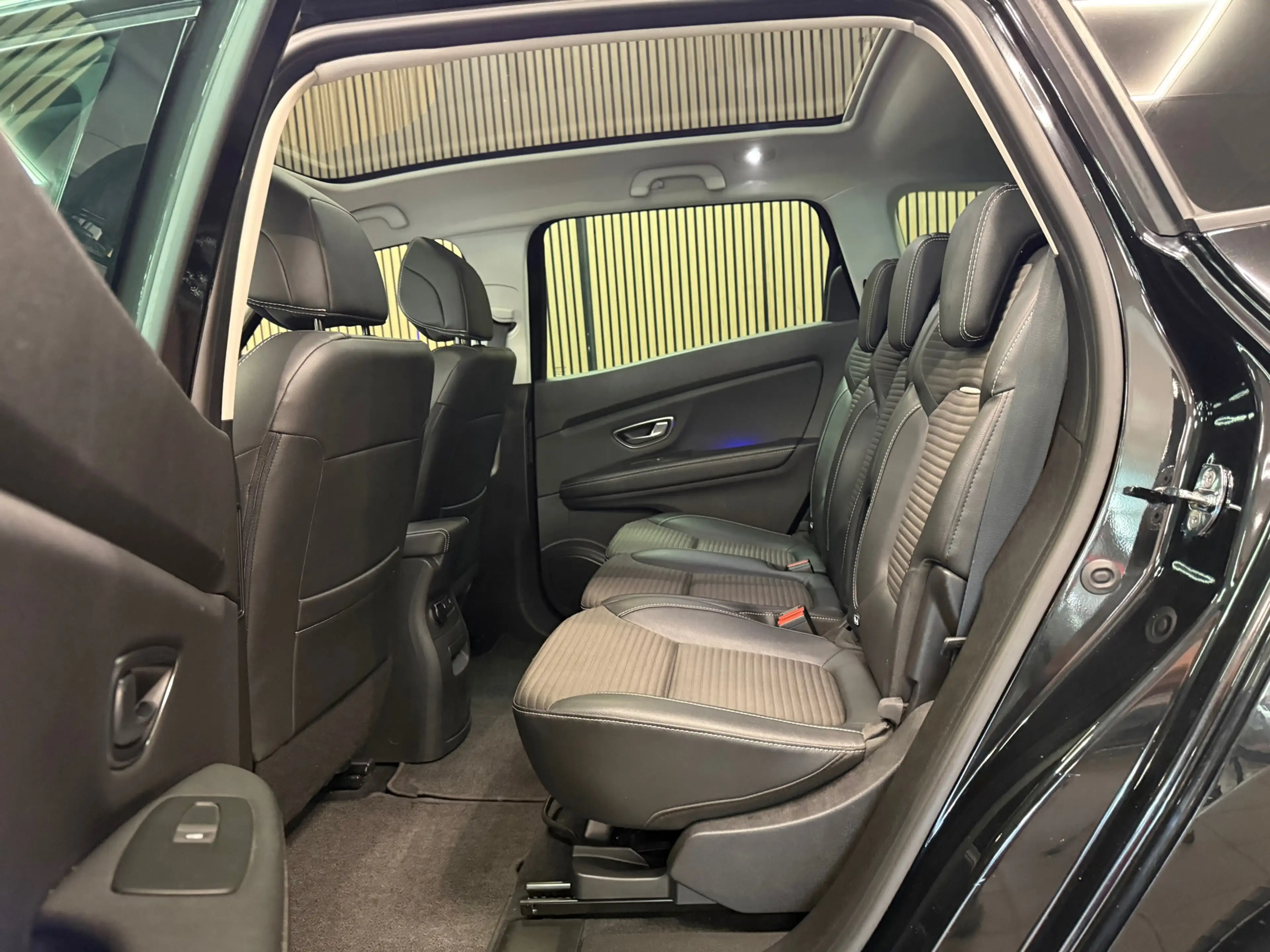 Renault Grand Scenic 1.3 TCe Intens * Panoramadak / Camera / Trekhaak / — photo 22