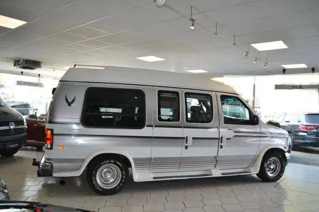 Ford Econoline Van  E-150  5,7L V8