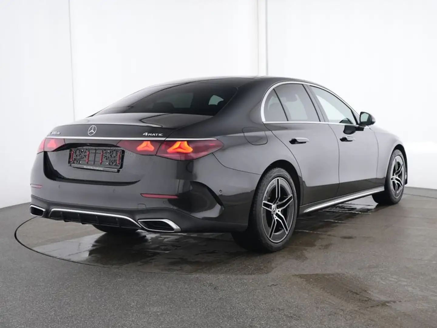 Mercedes-Benz E 300 de 4M AMG*SUPERSCREEN*DISTR*KAMERA*LED* Schwarz - 2