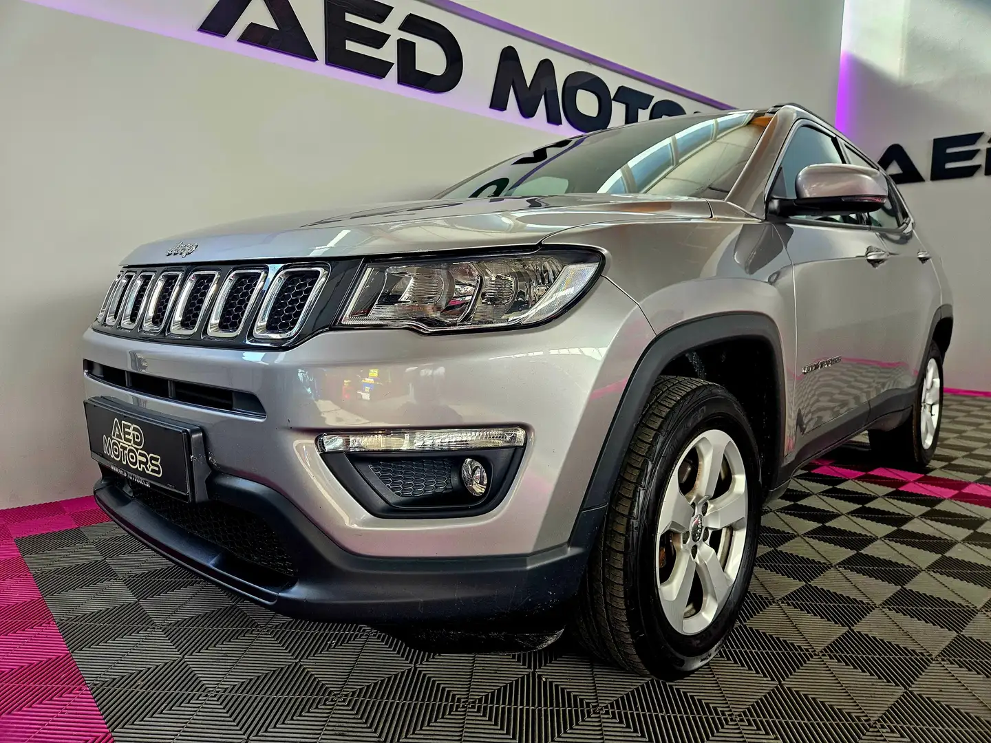 Jeep Compass Longitude 4WD Grau - 1