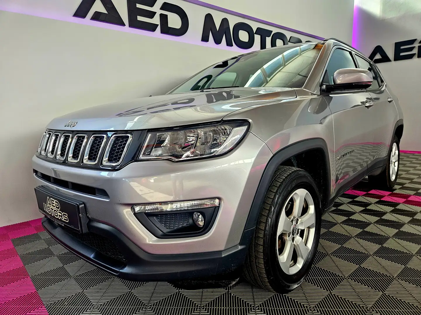 Jeep Compass Longitude 4WD Grau - 2