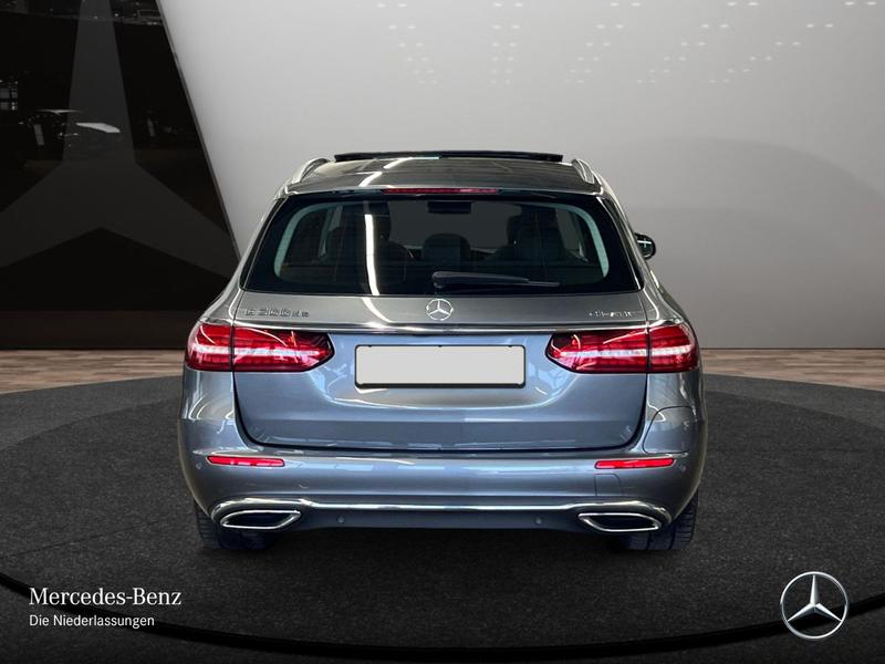 Mercedes-Benz E 300 de T 4M AVANTG+PANO+LED+FAHRASS+KAMERA+HUD — photo 9