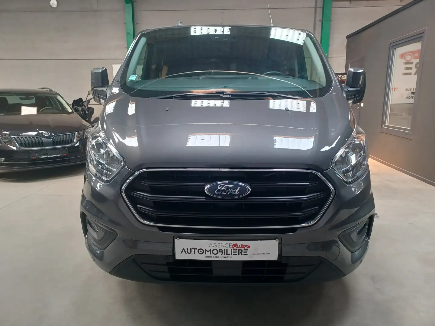 Ford Transit Custom 2.0 TD L2H1 Limited 6Places,Automatique,Double Cab Gris - 2