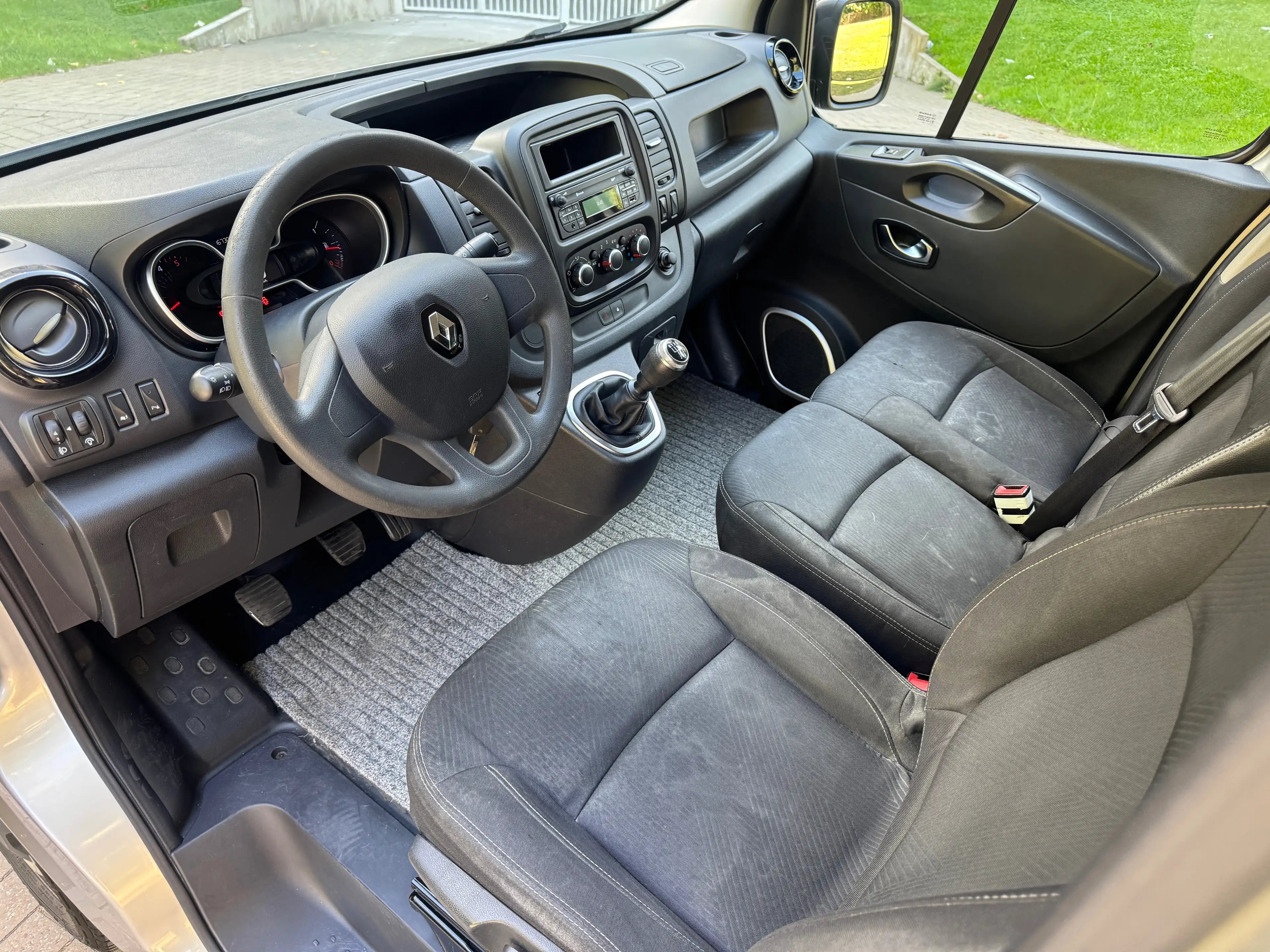 Renault Trafic 2.0 dCi ** Double Cabine ** — photo 10