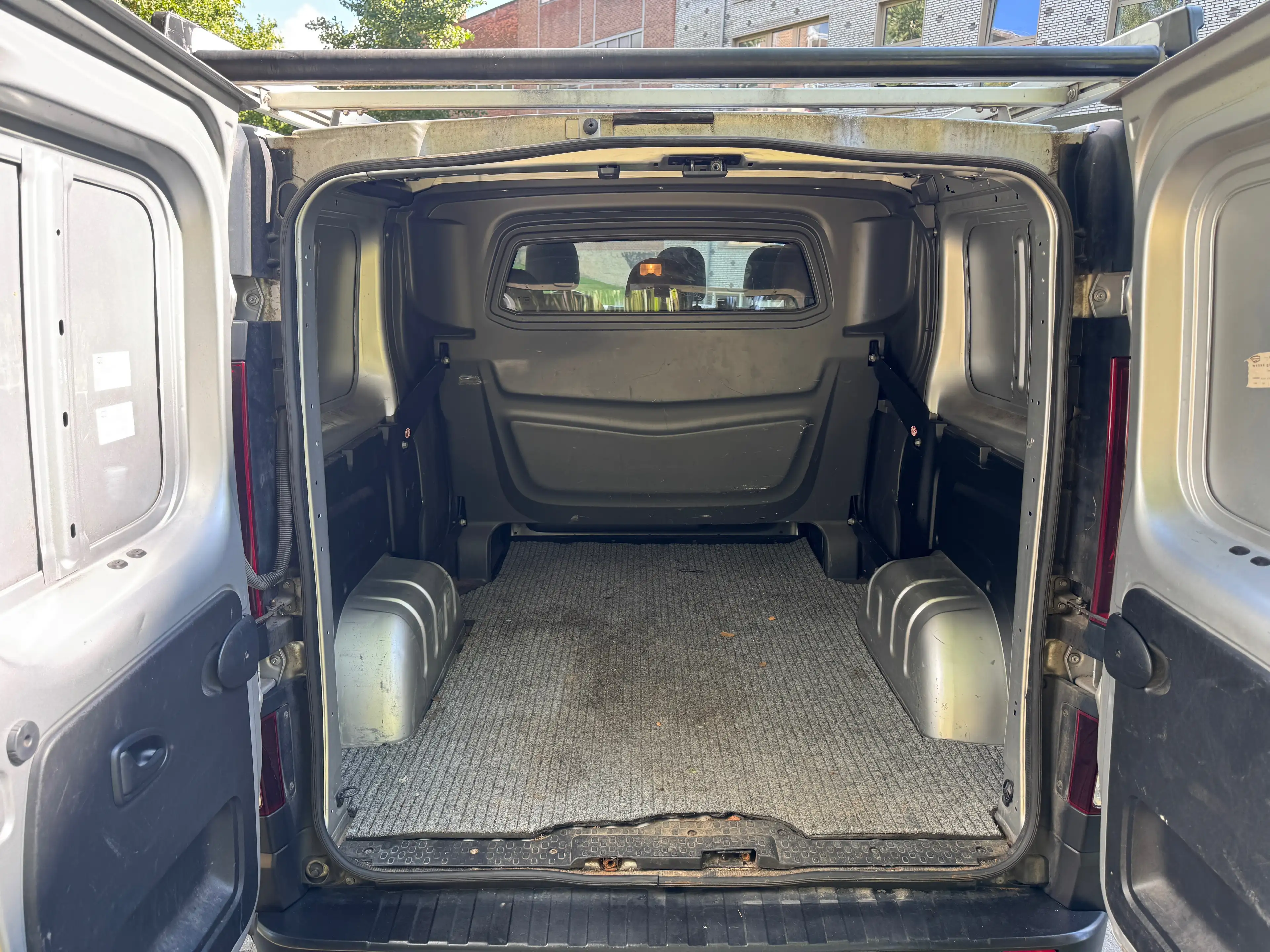 Renault Trafic 2.0 dCi ** Double Cabine ** — photo 12
