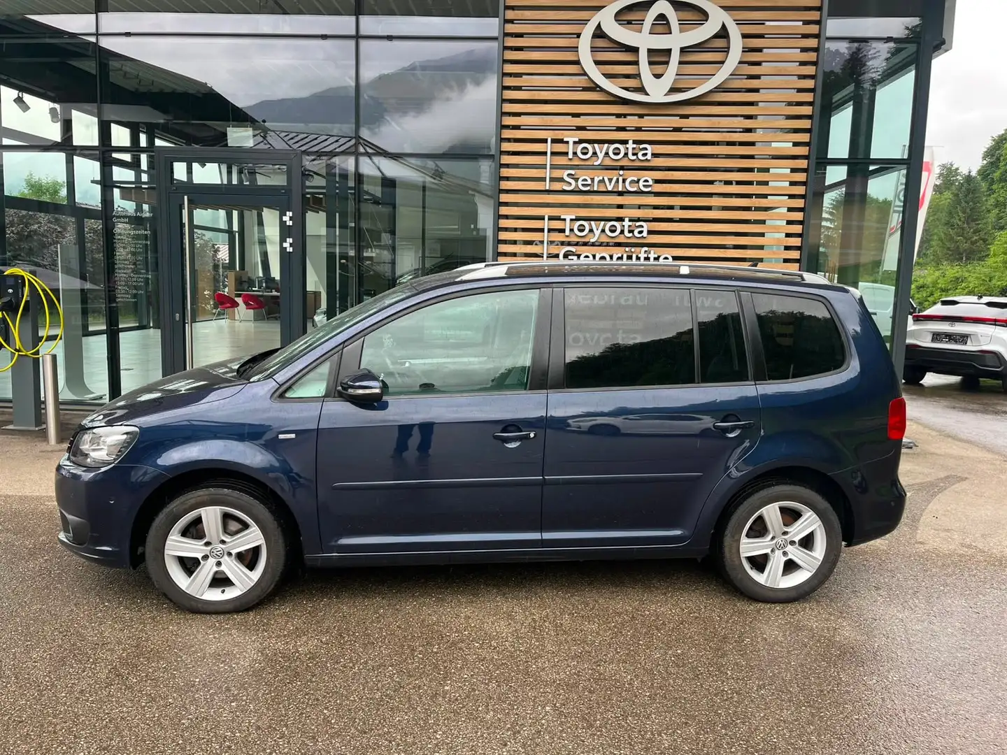 Volkswagen Touran 1,6 TDI Blau - 1