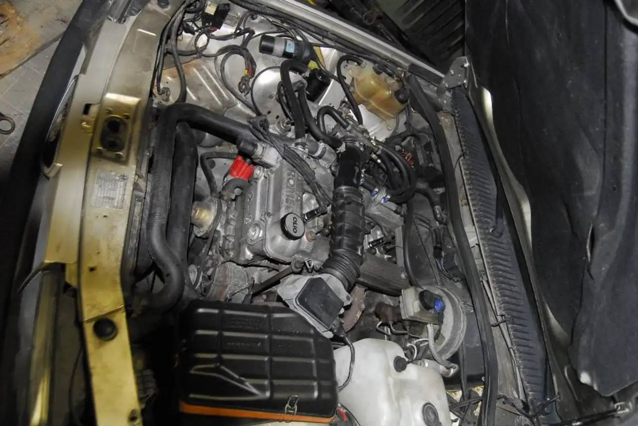Alfa Romeo 75 1.8 ie, foto 3
