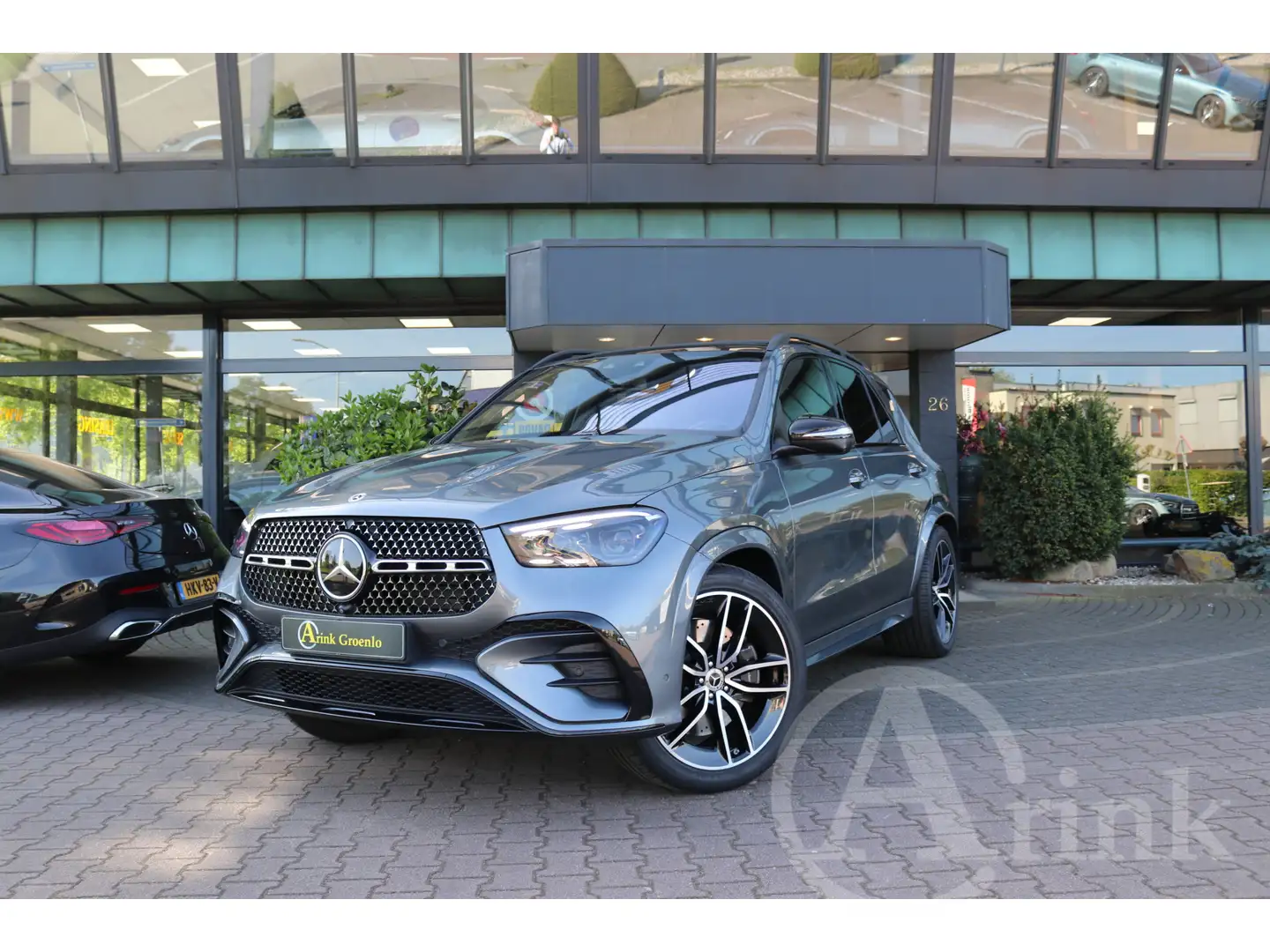 Mercedes-Benz GLE 400 e 4MATIC AMG Line Premium Plus Trekhaak, Panoramas Šedá - 1