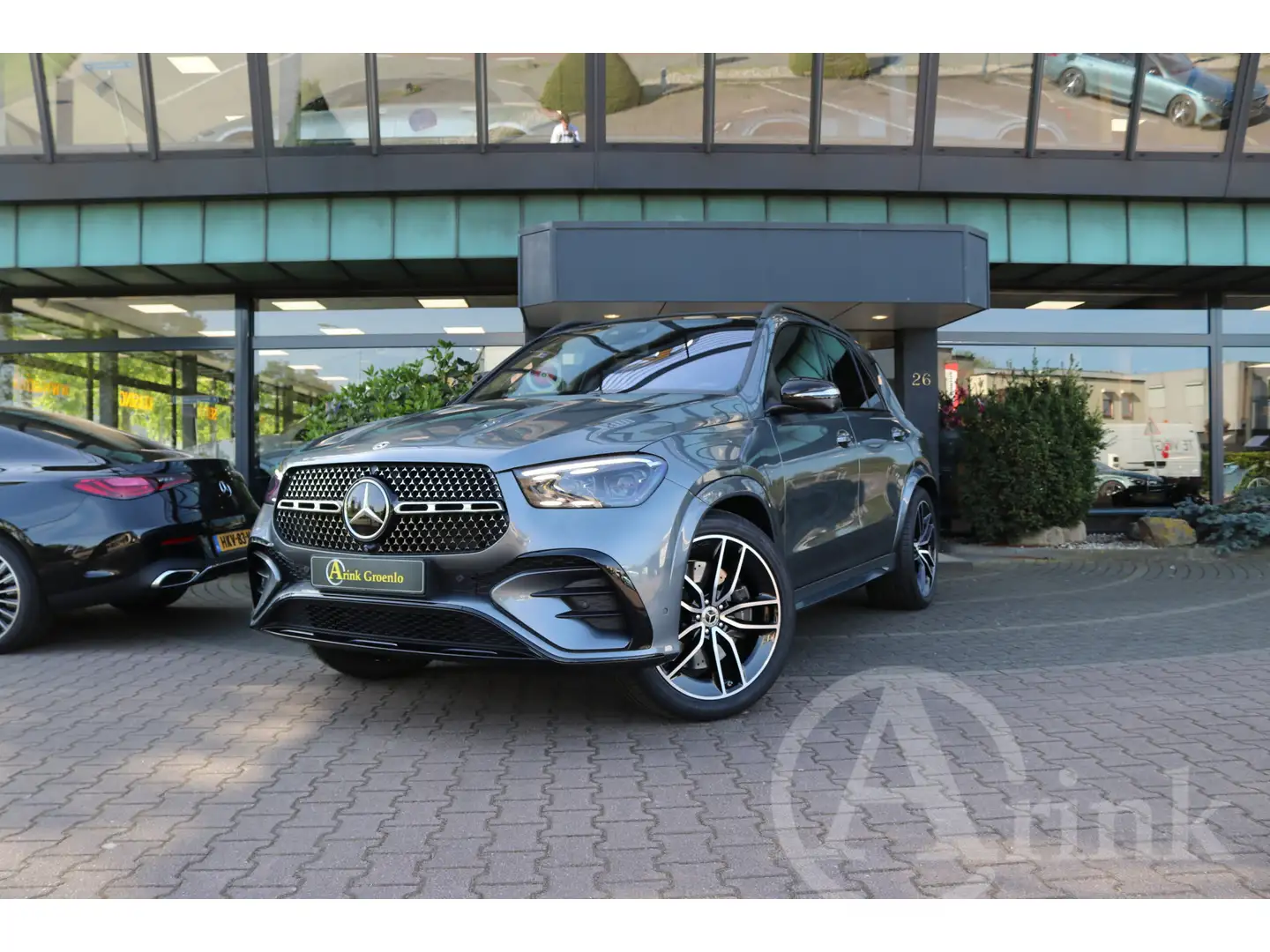 Mercedes-Benz GLE 400 e 4MATIC AMG Line Premium Plus Trekhaak, Panoramas Šedá - 2