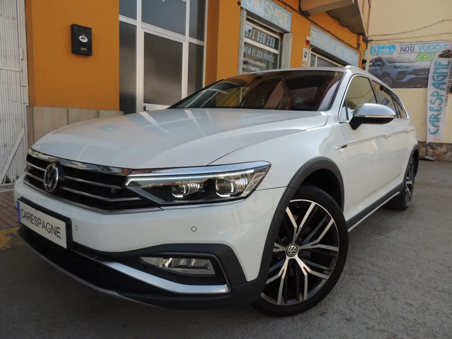 Volkswagen Passat Alltrack 2.0TDI 4Motion DSG 176kW Bílá - 1