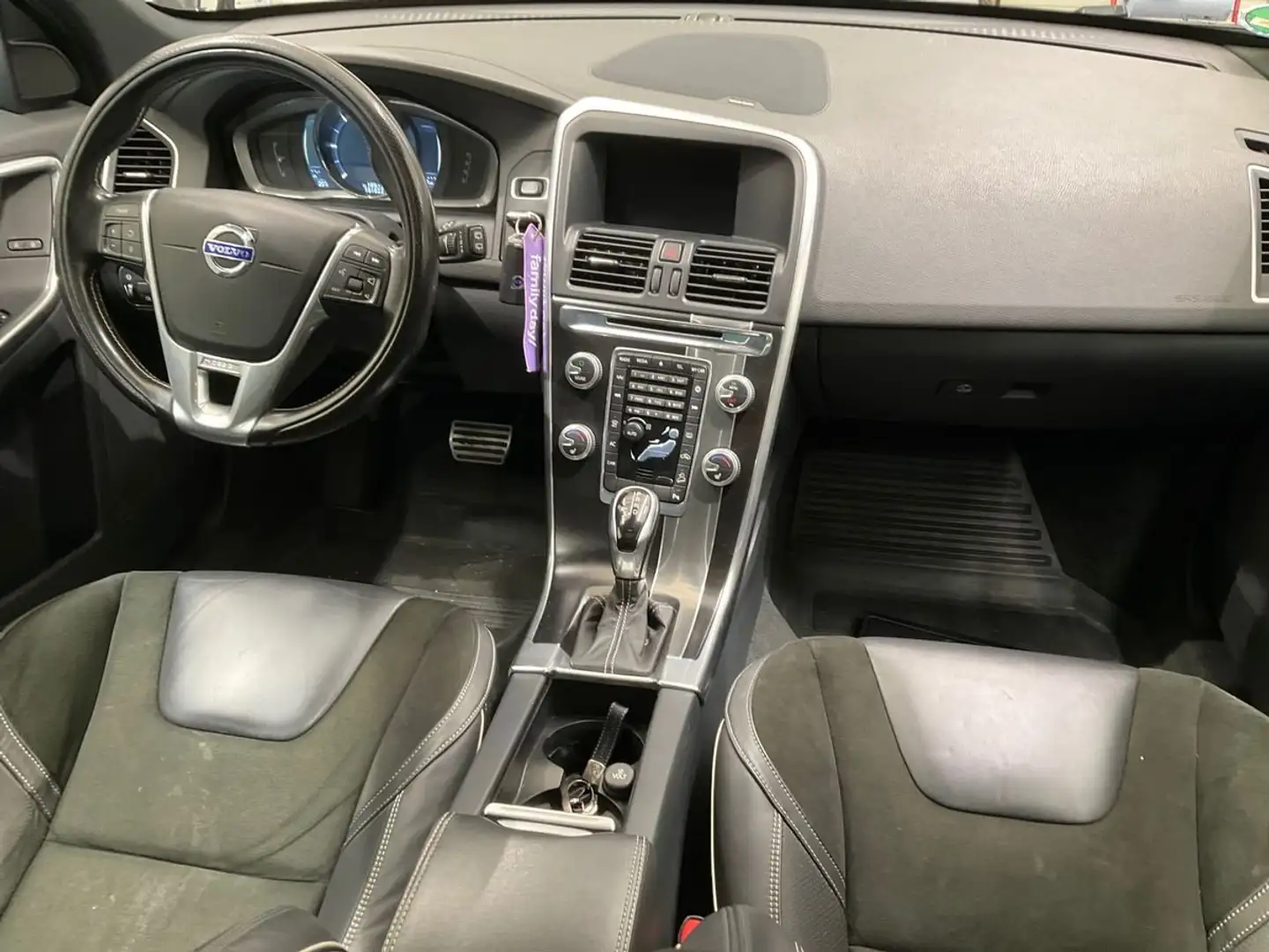 Volvo XC60 2.4 D5 R-Design AWD *TOP Ausstattung* Grau - 2