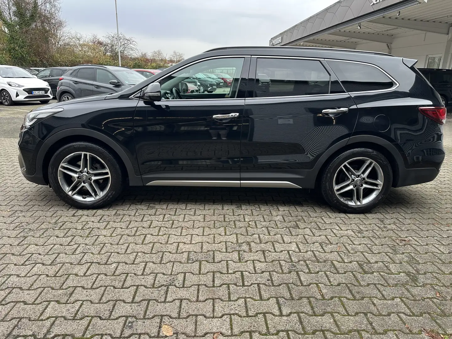 Hyundai Grand Santa Fe 2.2 CRDi Premium 4WD - AHK- 7-Sitzer Schwarz - 2