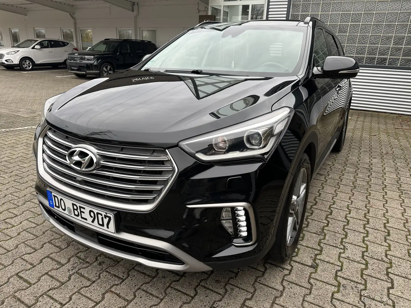 Hyundai Grand Santa Fe 2.2 CRDi Premium 4WD - AHK- 7-Sitzer Schwarz - 1
