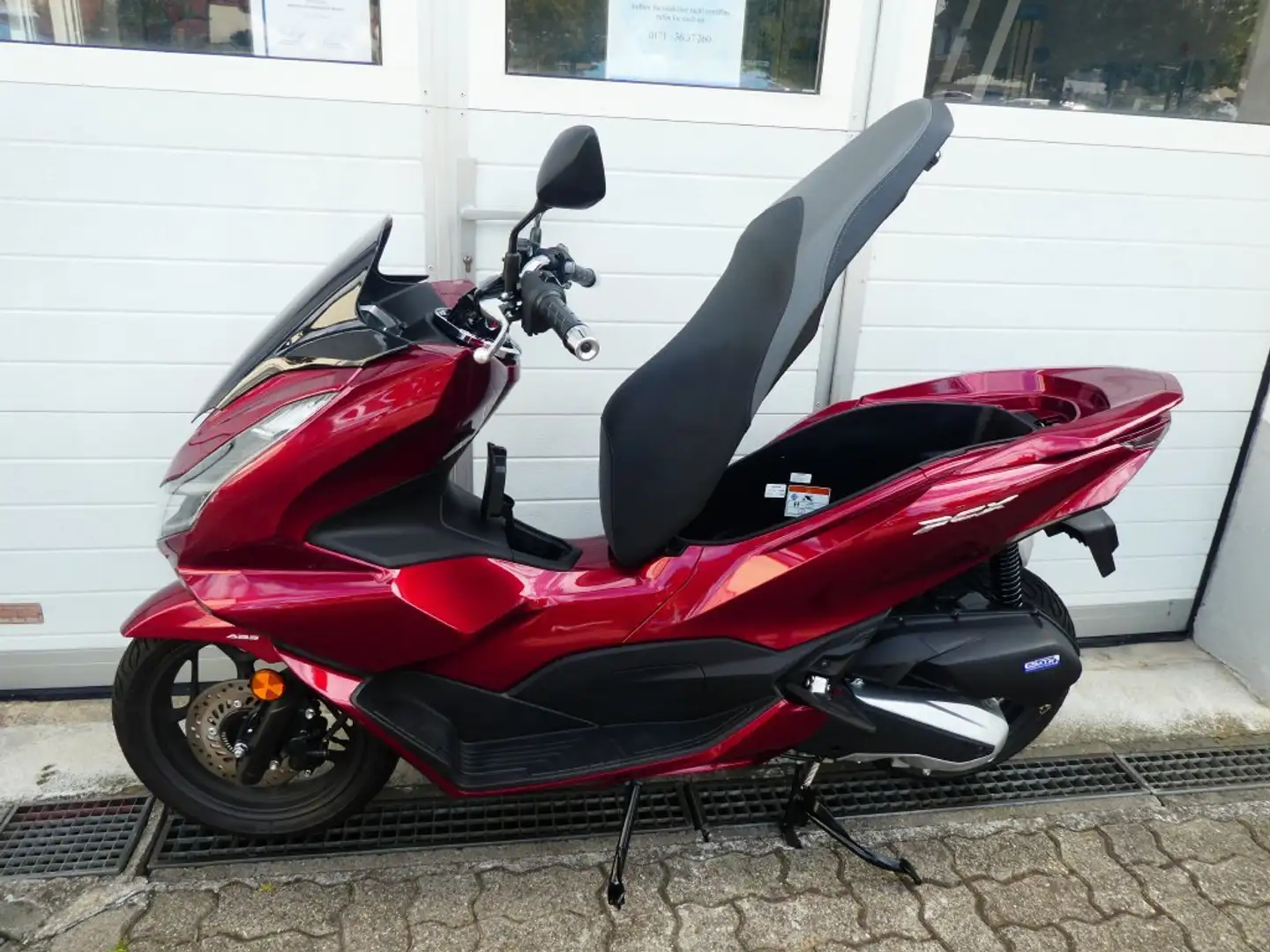 Honda PCX 125 ABS, 1.Hand, Keyless Go, sehr schöner Zustand Rot - 2