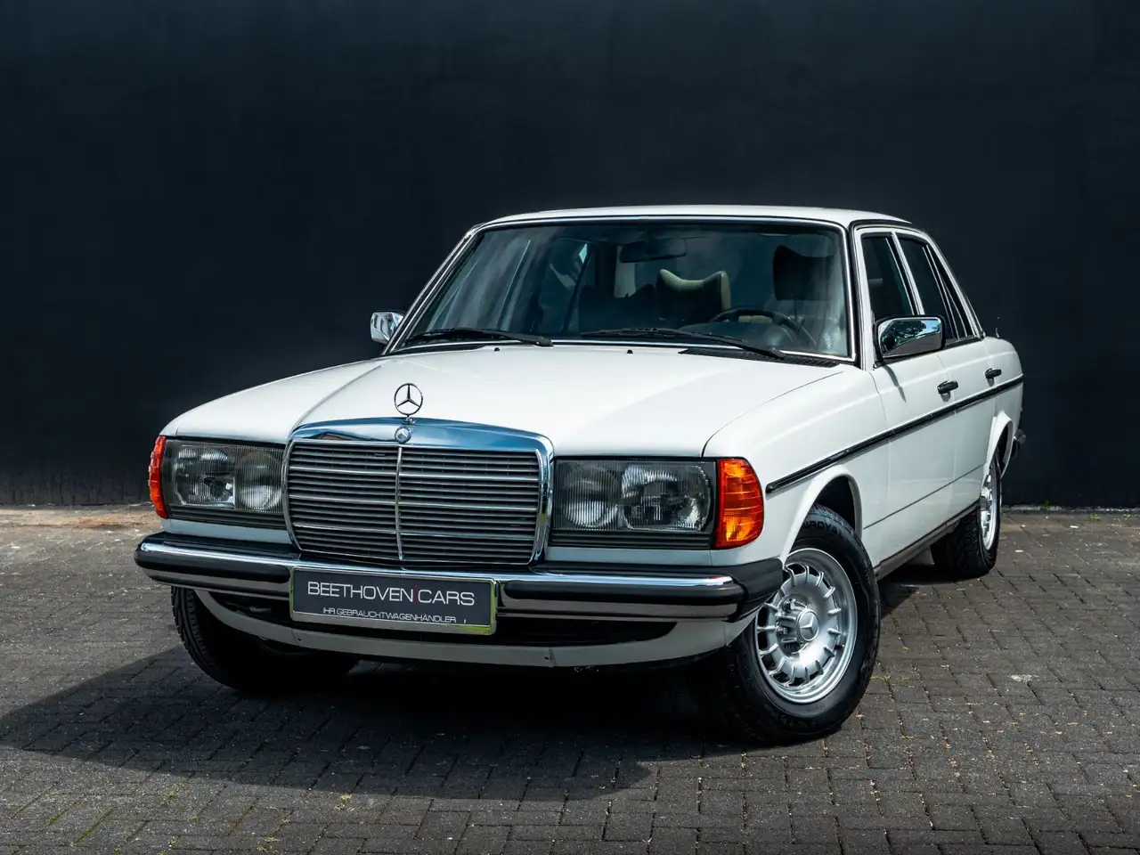 Mercedes-Benz 250 W123 H Zulassung im Super Zustand, foto 2