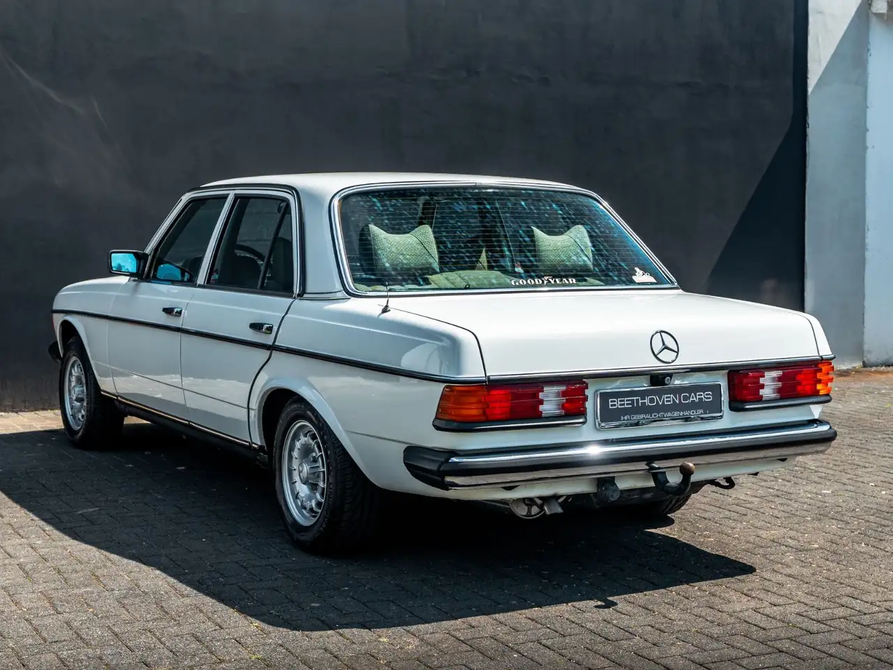 Mercedes-Benz 250 W123 H Zulassung im Super Zustand, foto 9