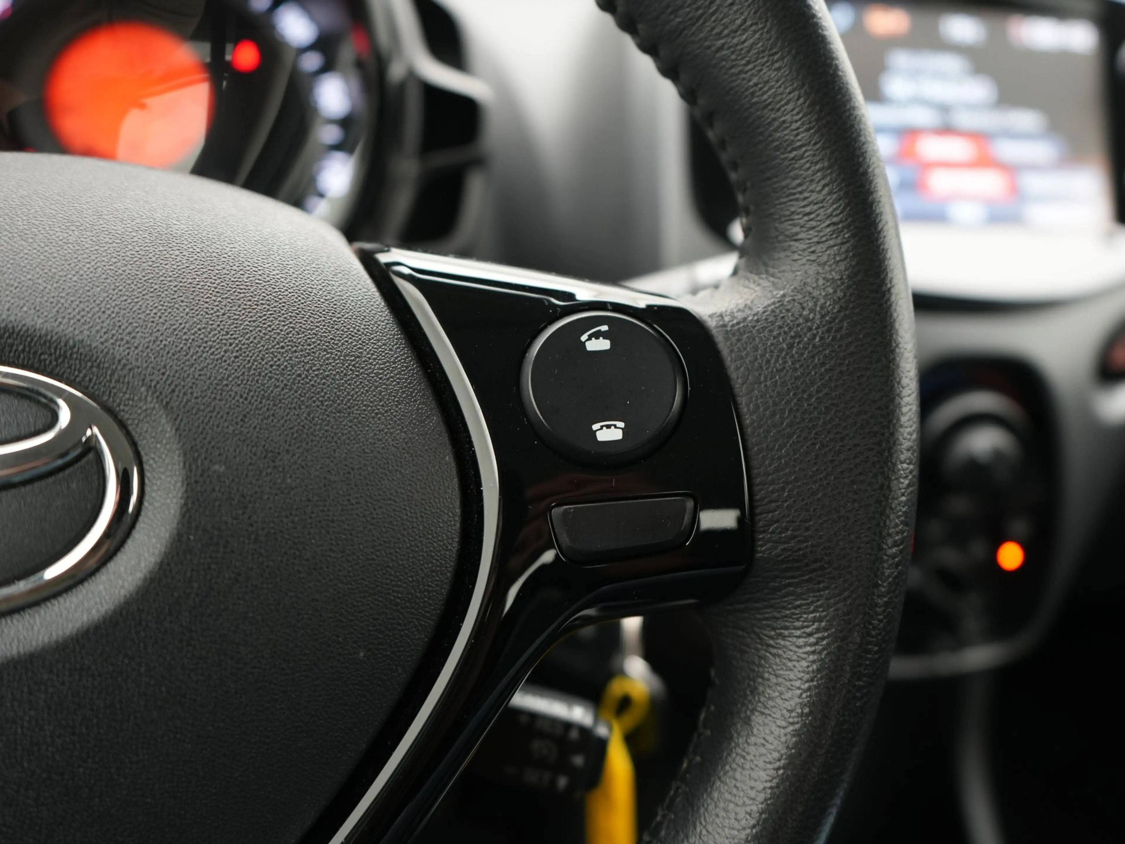 Toyota Aygo 1.0 VVT-i x-play — photo 24