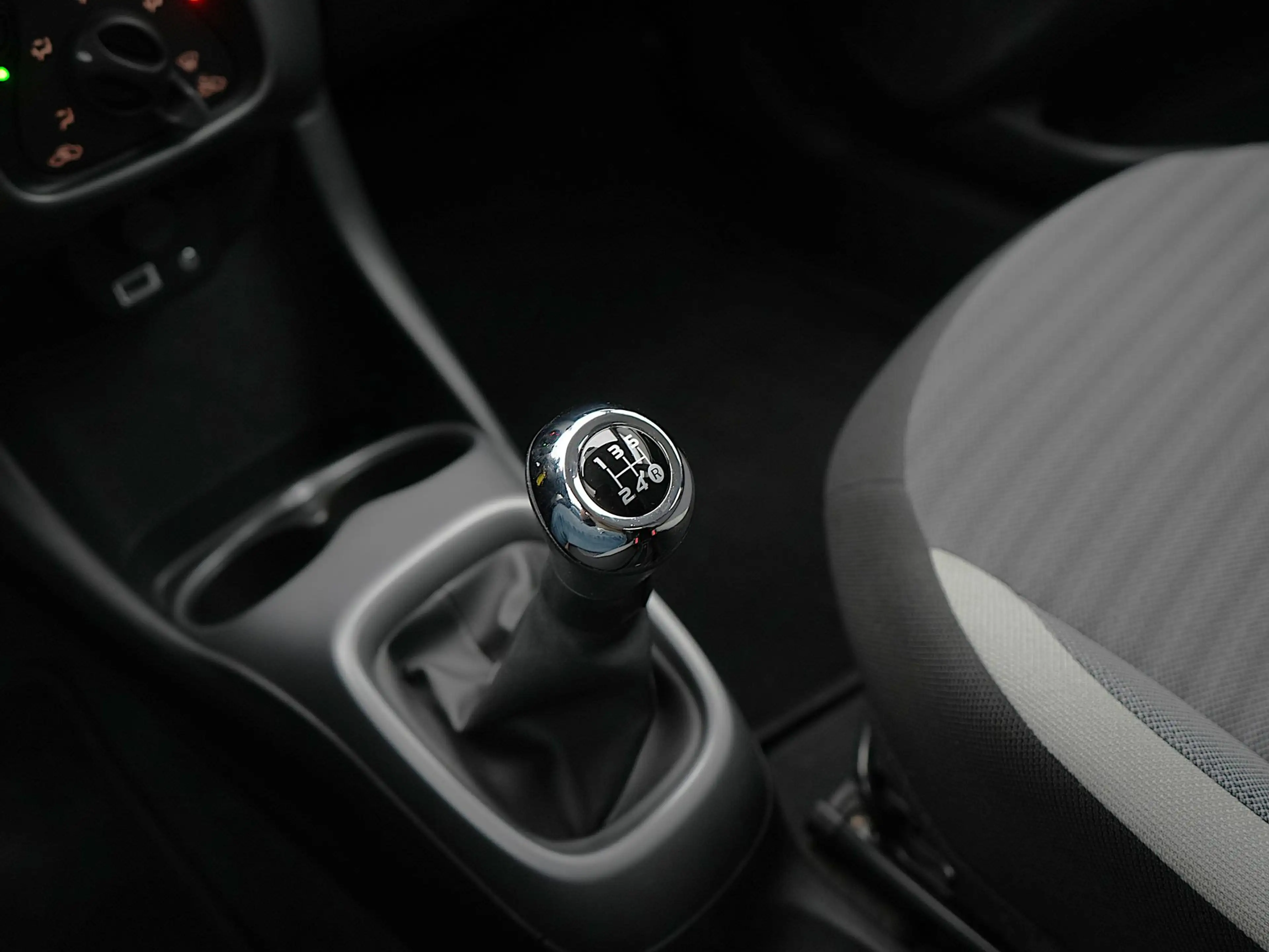 Toyota Aygo 1.0 VVT-i x-play — photo 40
