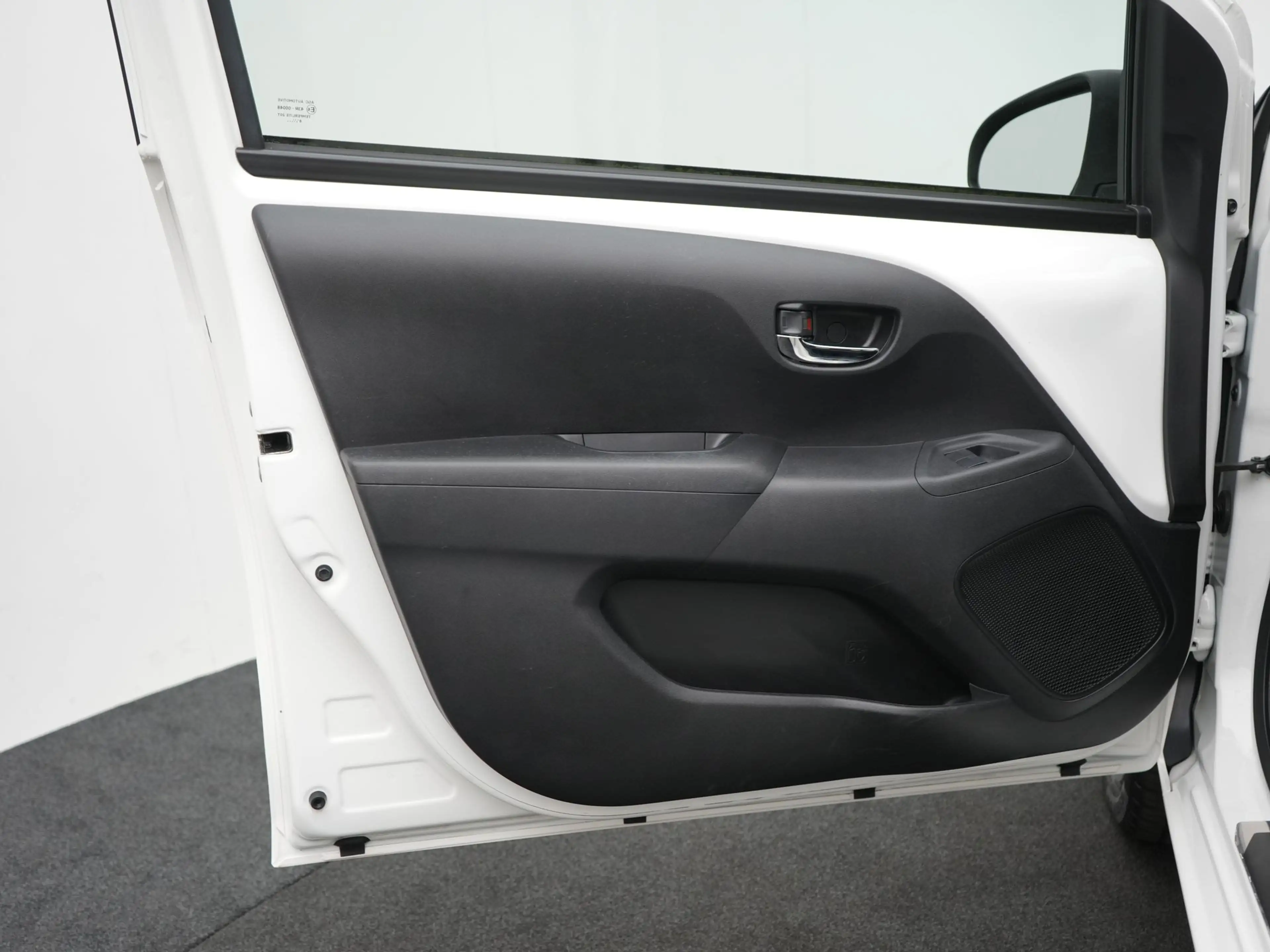 Toyota Aygo 1.0 VVT-i x-play — photo 20