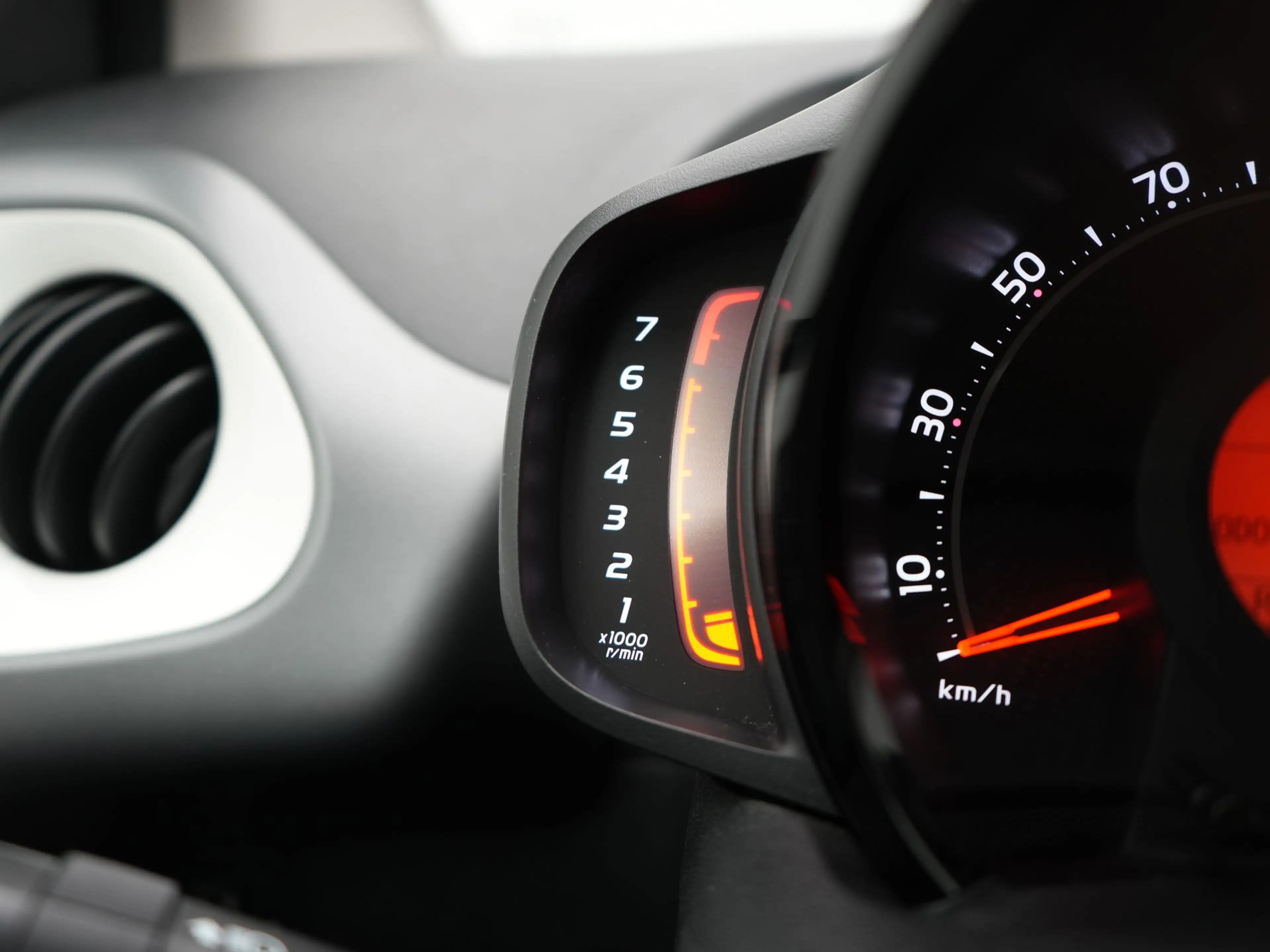 Toyota Aygo 1.0 VVT-i x-play — photo 25