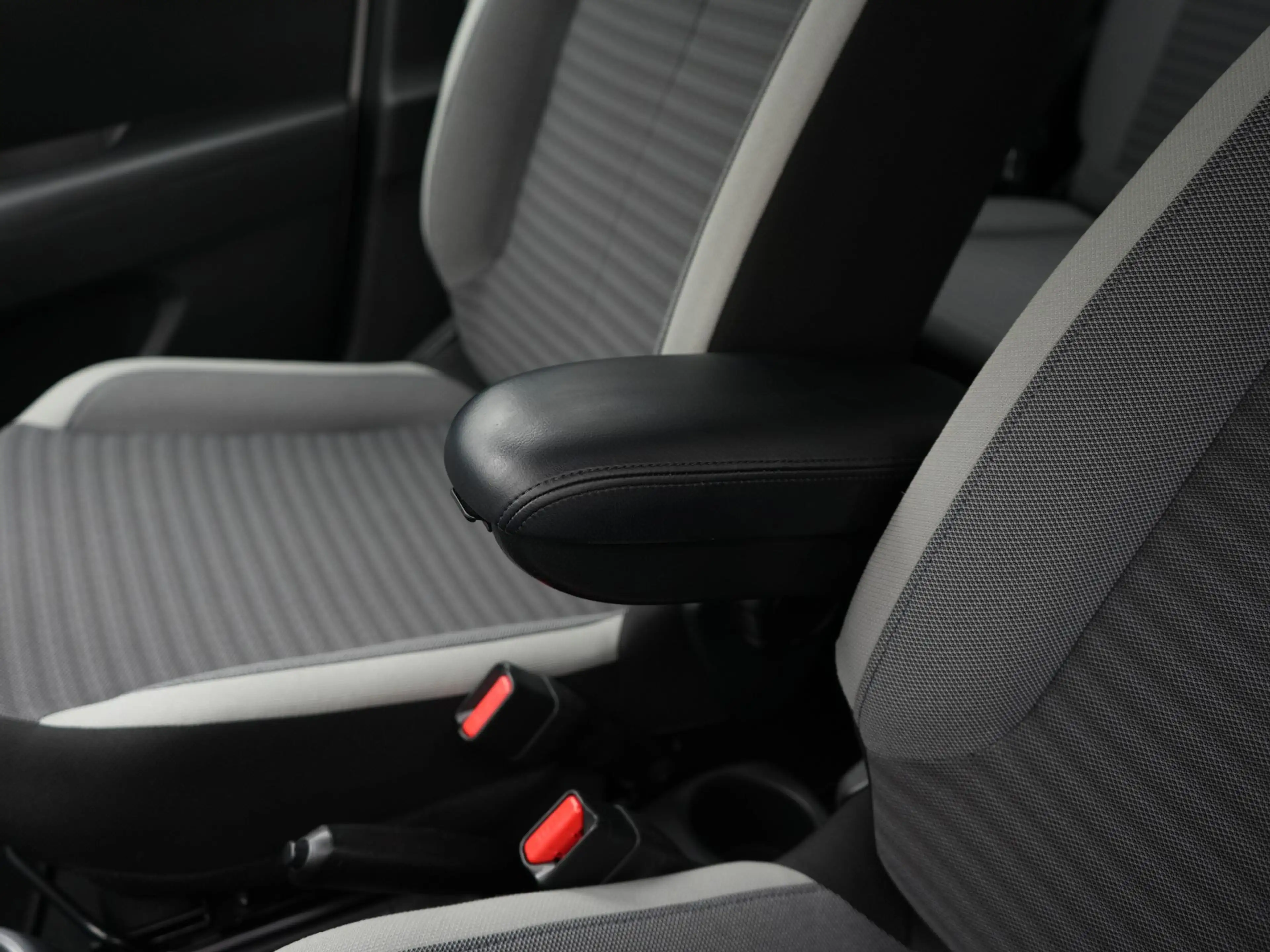 Toyota Aygo 1.0 VVT-i x-play — photo 42