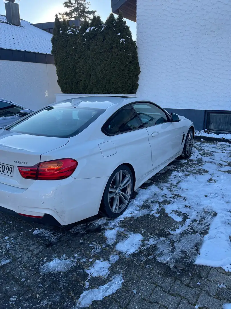 BMW 420 420i Coupe Sport-Aut. M Sport White - 2